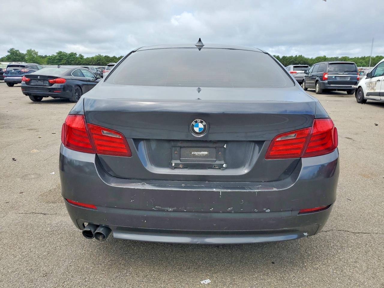 2012 Bmw 528 Xi Серый vin: WBAXH5C50CDW08543