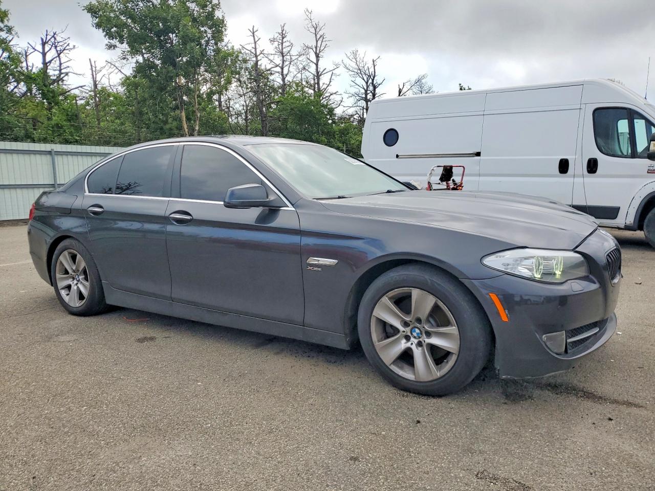 2012 Bmw 528 Xi Серый vin: WBAXH5C50CDW08543