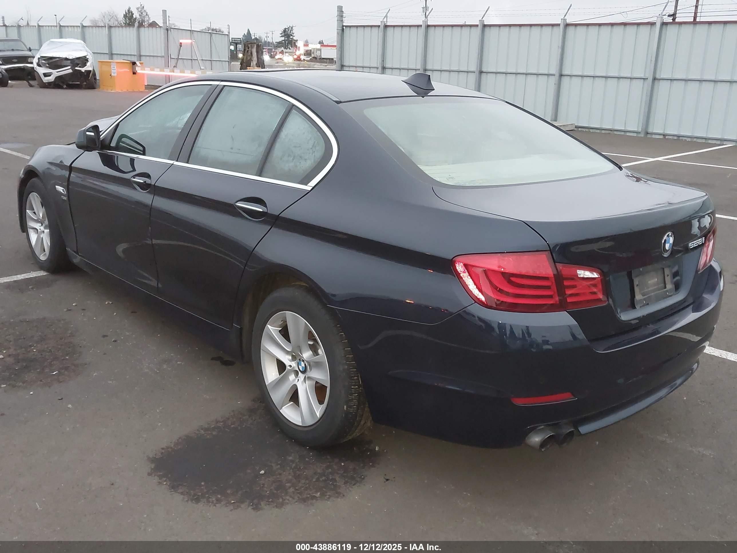 2012 Bmw 528i Xdrive Dark Blue vin: WBAXH5C51CDW02475