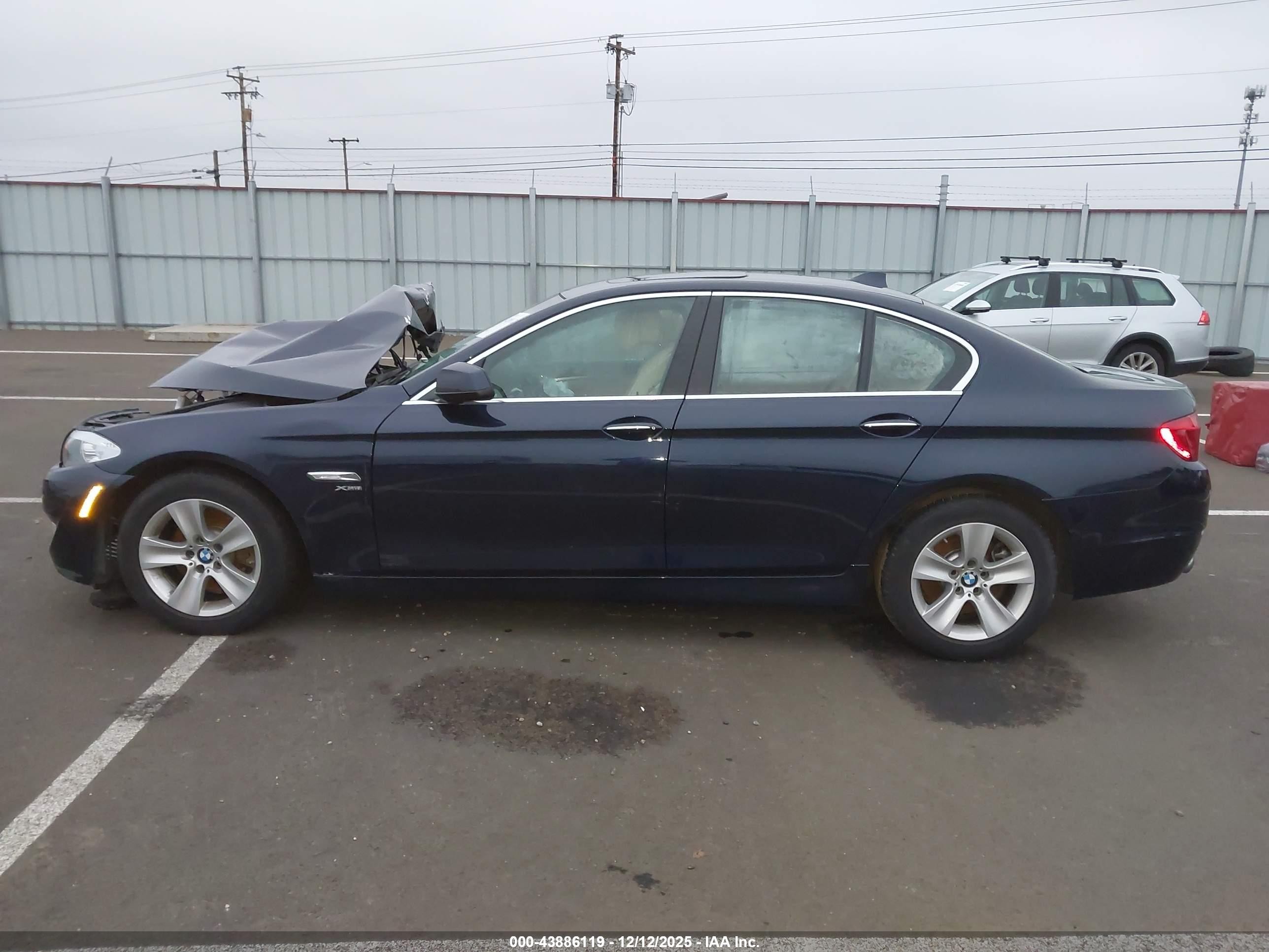 2012 Bmw 528i Xdrive Dark Blue vin: WBAXH5C51CDW02475