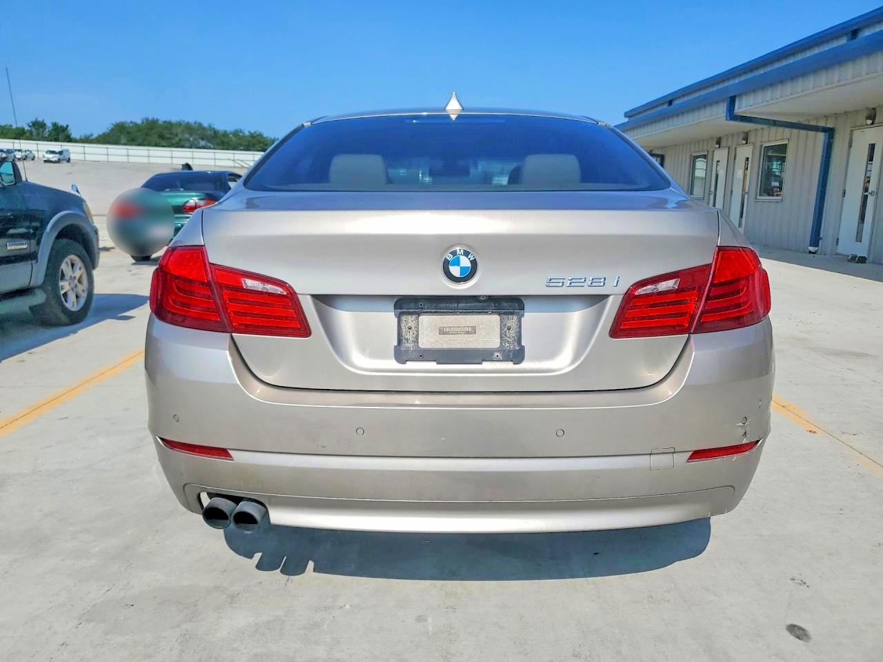 2012 Bmw 528 Xi Silver vin: WBAXH5C51CDW09037