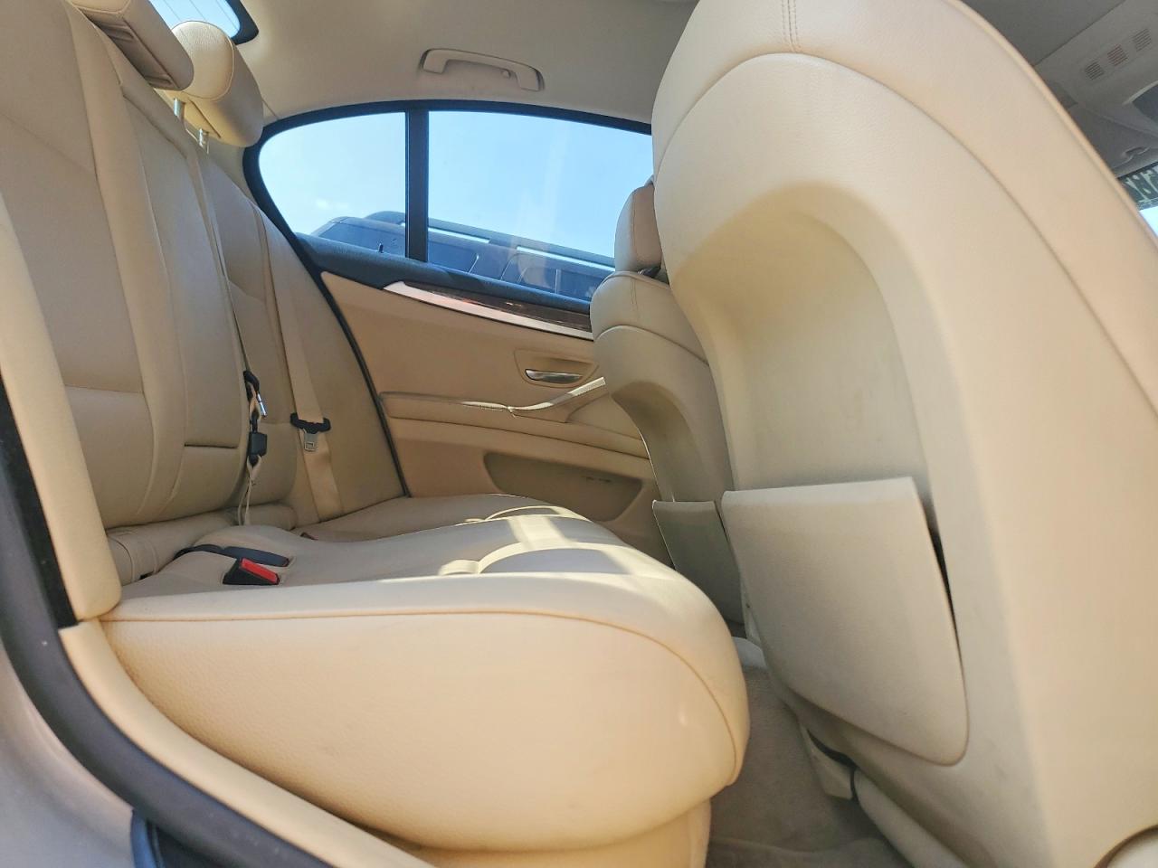 2012 Bmw 528 Xi Silver vin: WBAXH5C51CDW09037