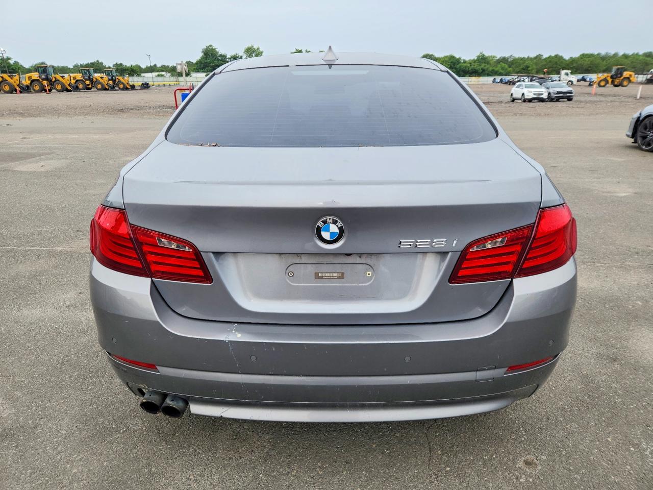2012 Bmw 528 Xi Gray vin: WBAXH5C52CDW09340