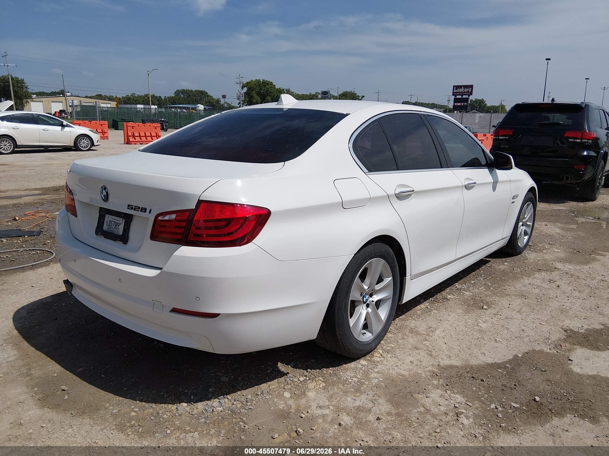 2012 Bmw 528i Xdrive White vin: WBAXH5C53CDW08374