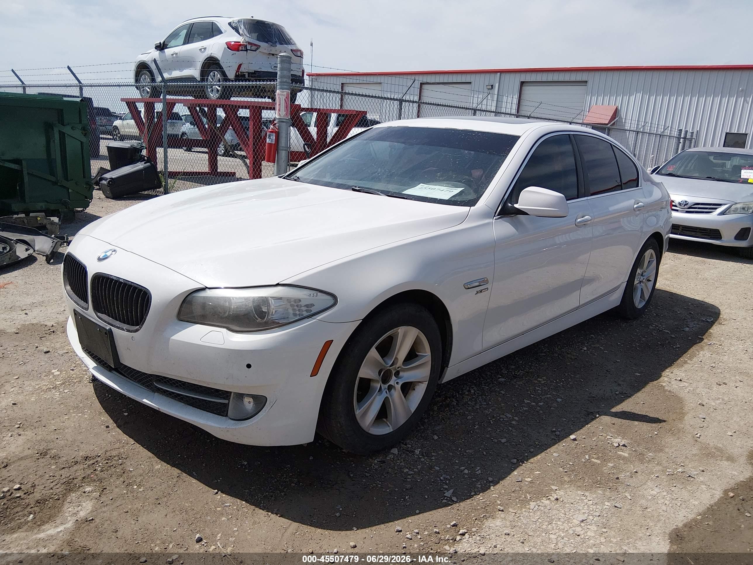 2012 Bmw 528i Xdrive White vin: WBAXH5C53CDW08374