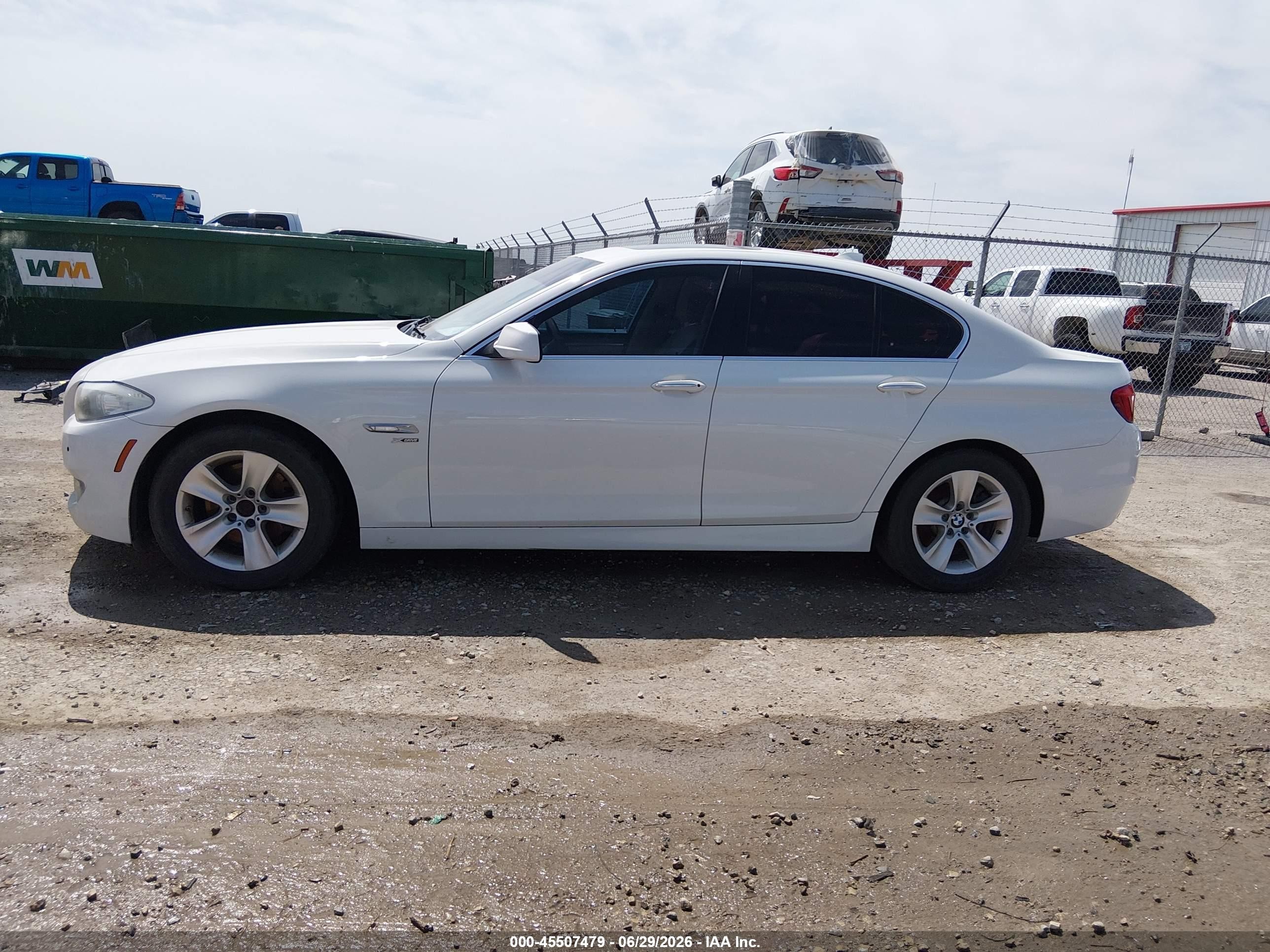2012 Bmw 528i Xdrive White vin: WBAXH5C53CDW08374