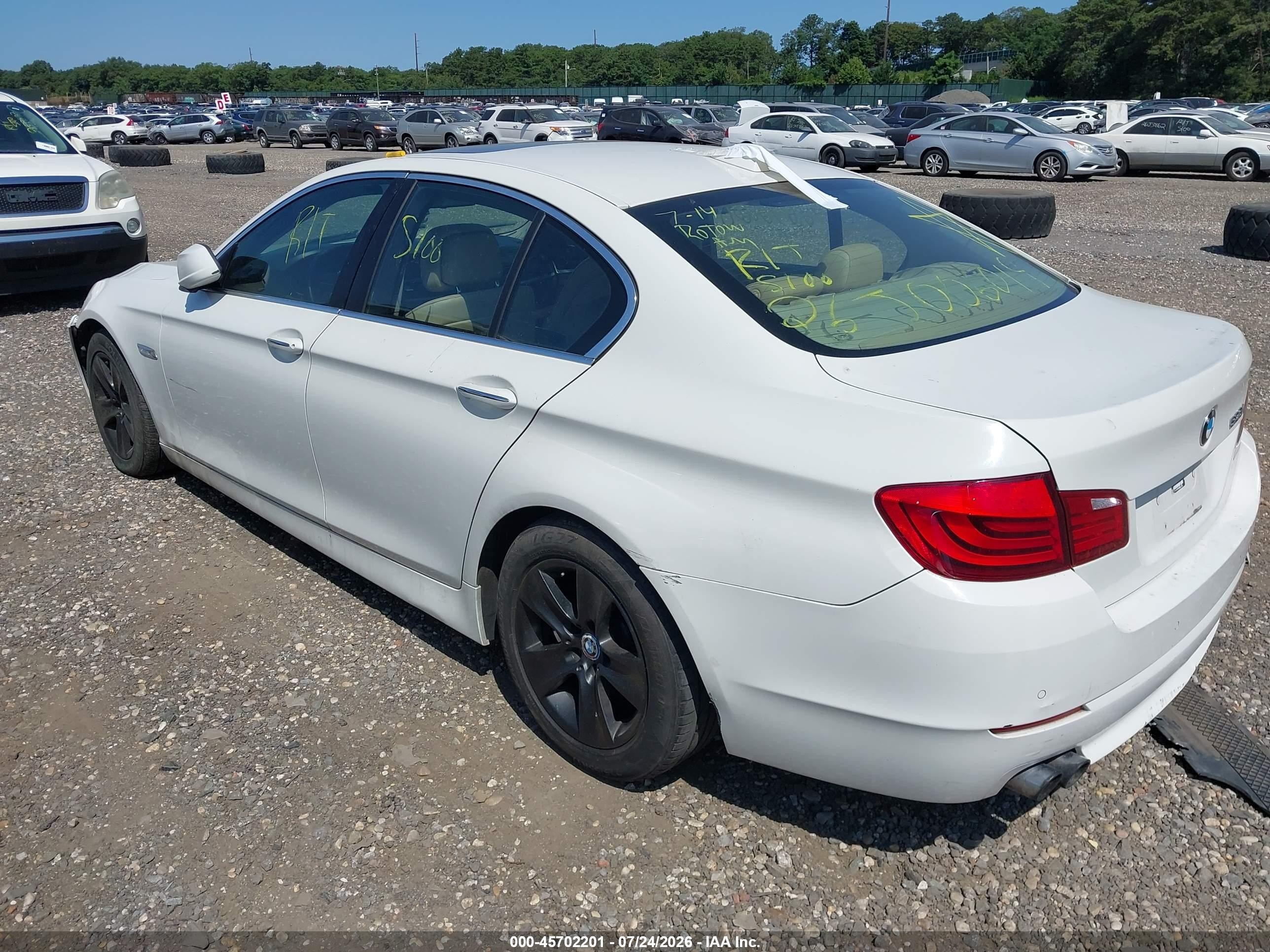 2012 Bmw 528i Xdrive White vin: WBAXH5C53CDW10884