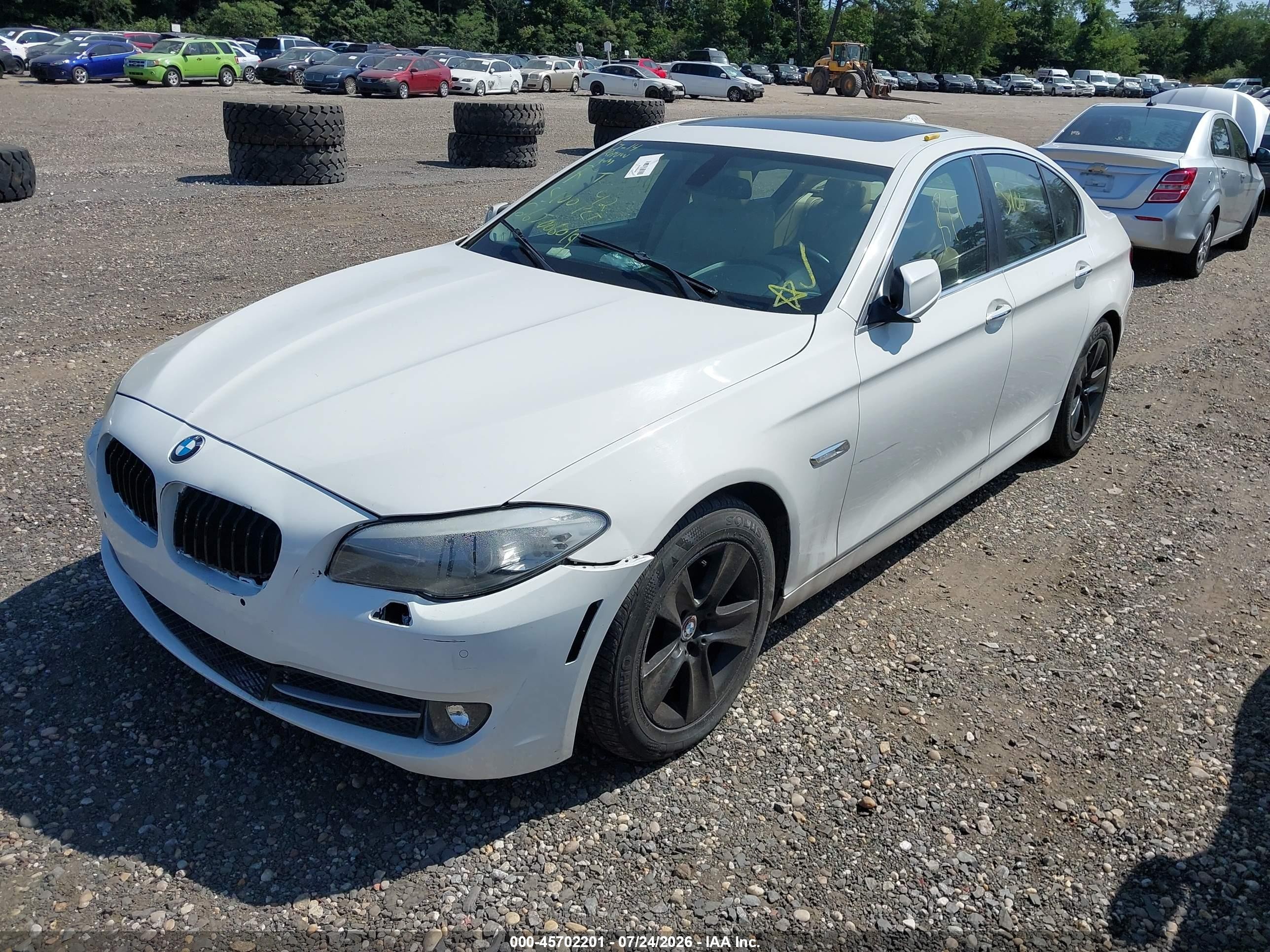 2012 Bmw 528i Xdrive White vin: WBAXH5C53CDW10884