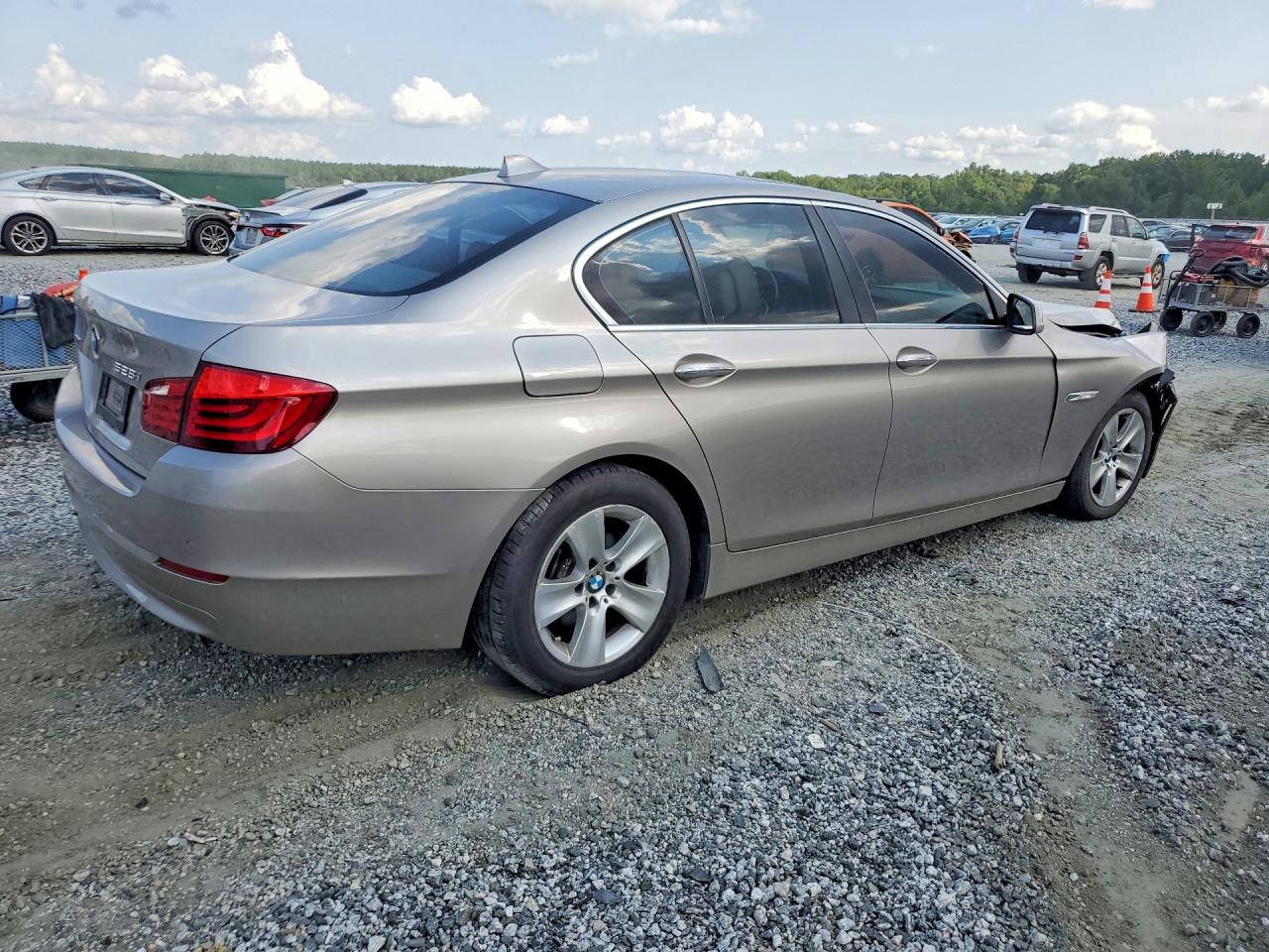2013 Bmw 528 Xi Beige vin: WBAXH5C53DDW14872