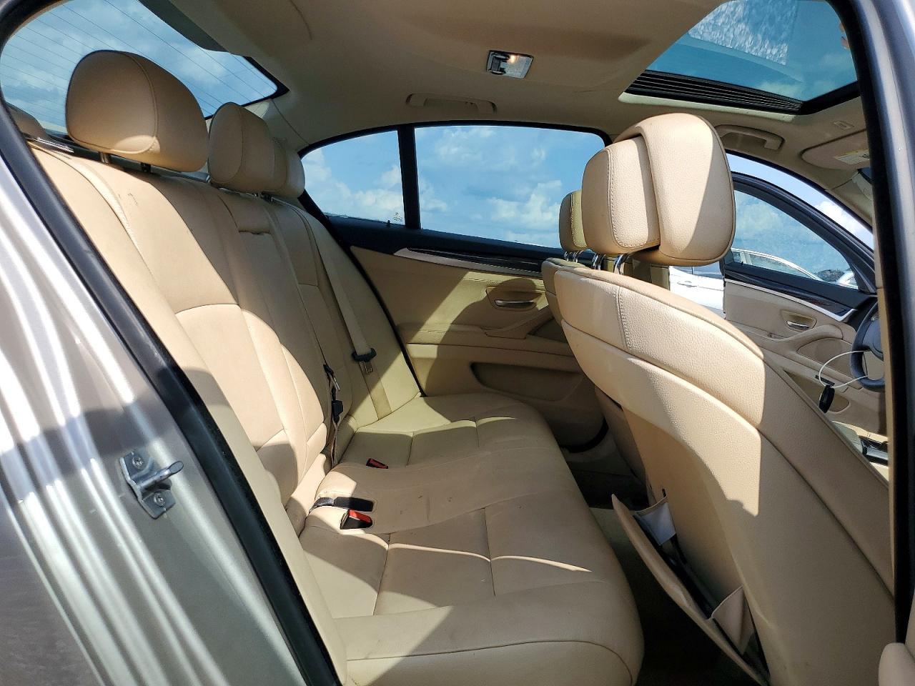 2013 Bmw 528 Xi Beige vin: WBAXH5C53DDW14872