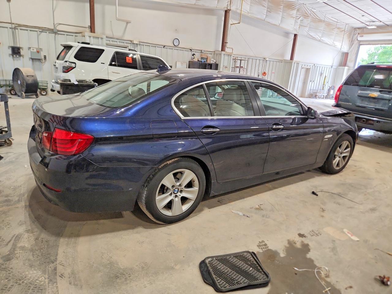 2012 Bmw 528 Xi Blue vin: WBAXH5C54CDW03913