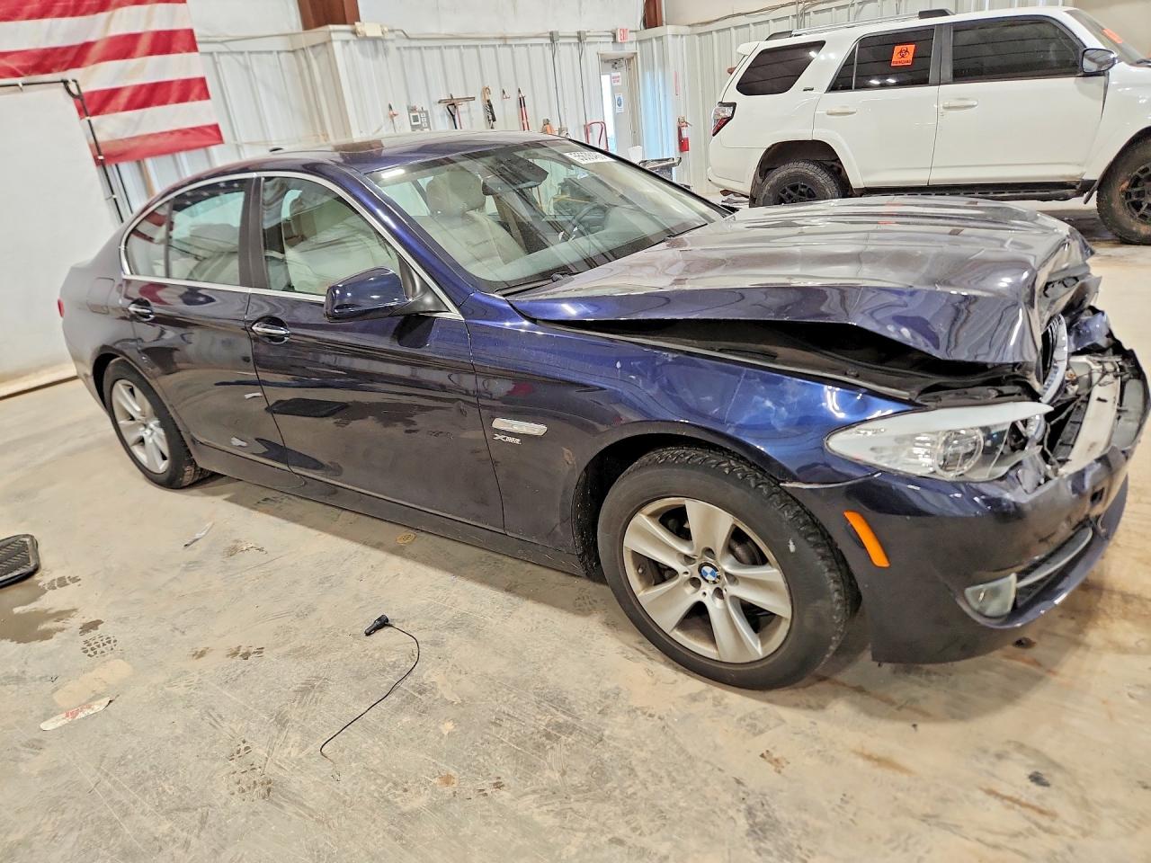2012 Bmw 528 Xi Blue vin: WBAXH5C54CDW03913