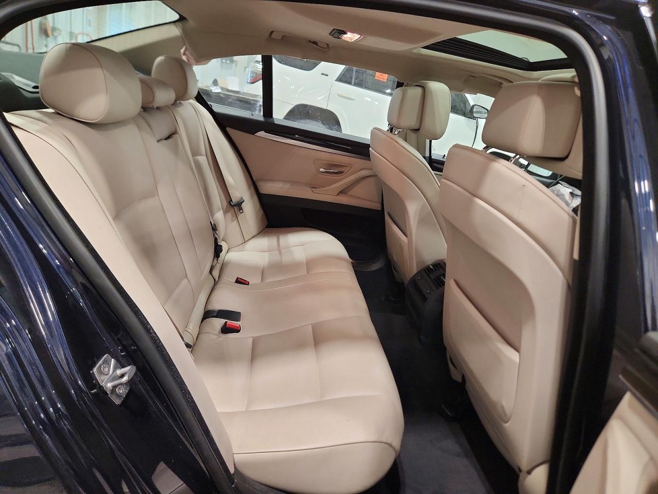 2012 Bmw 528 Xi Blue vin: WBAXH5C54CDW03913