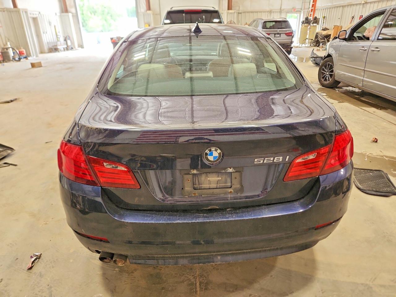 2012 Bmw 528 Xi Blue vin: WBAXH5C54CDW03913