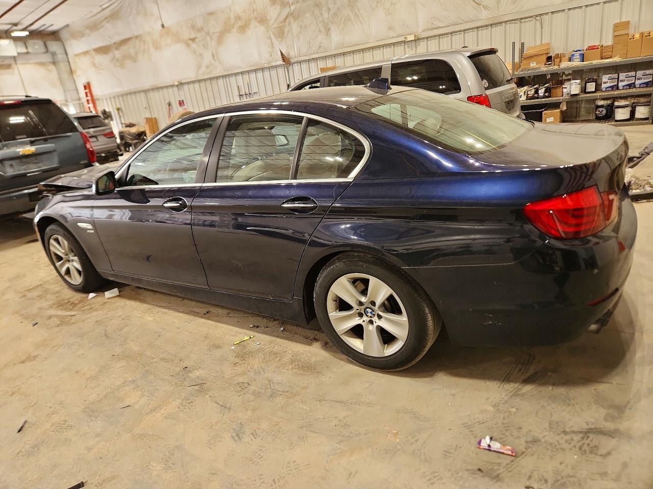 2012 Bmw 528 Xi Blue vin: WBAXH5C54CDW03913