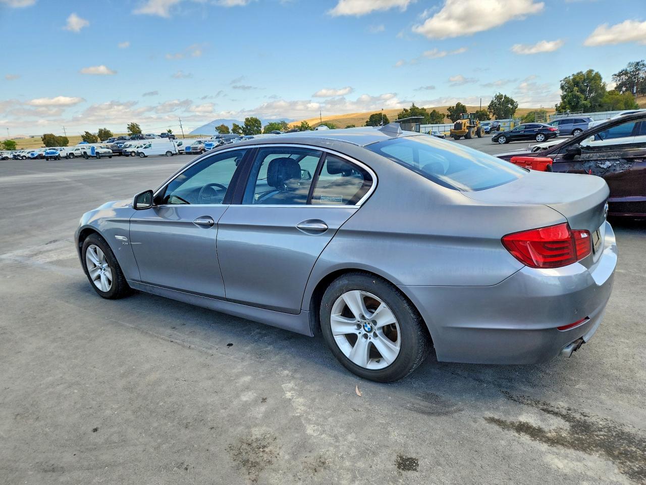 2012 Bmw 528 Xi Silver vin: WBAXH5C54CDW08156
