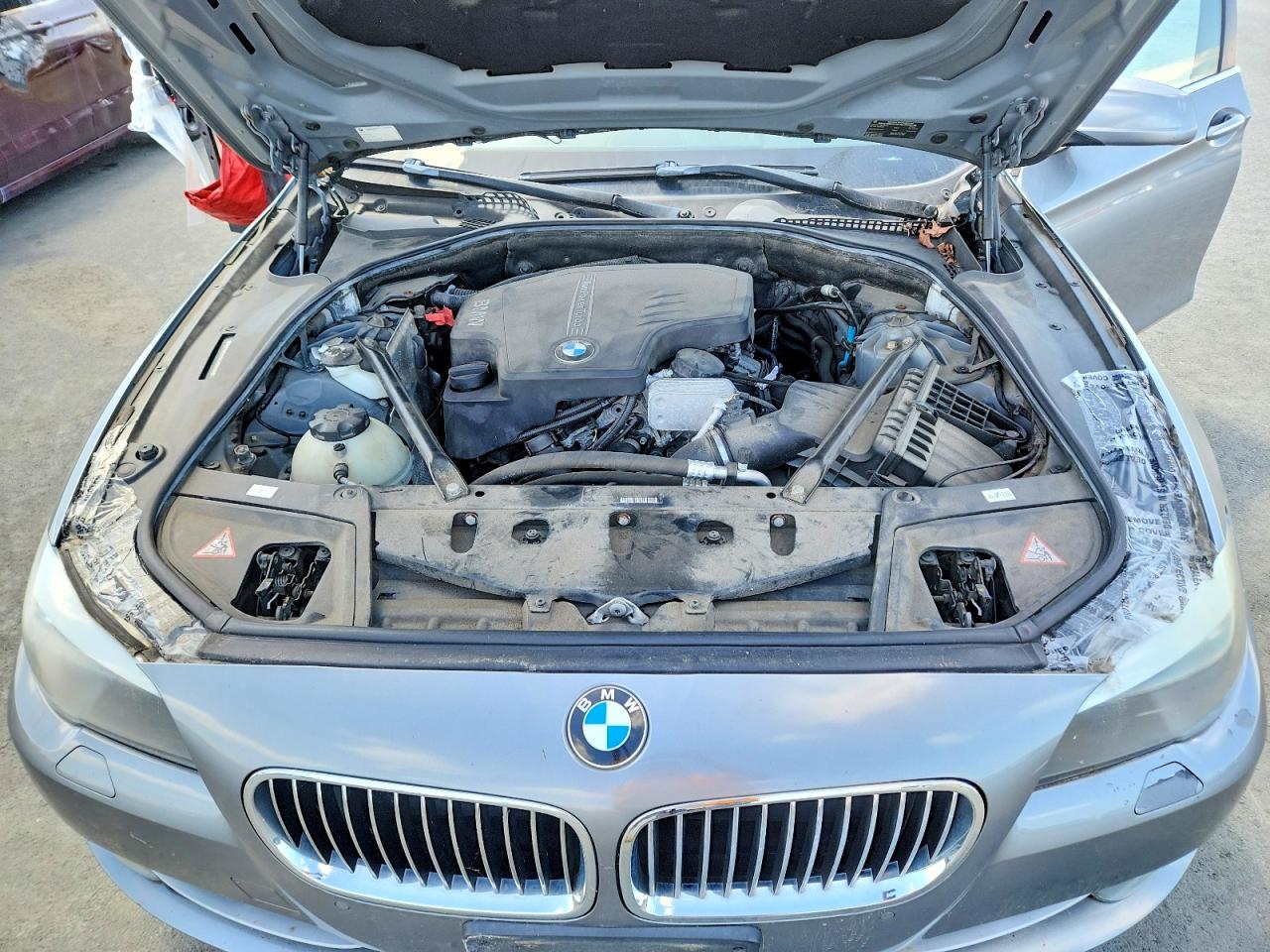 2012 Bmw 528 Xi Silver vin: WBAXH5C54CDW08156