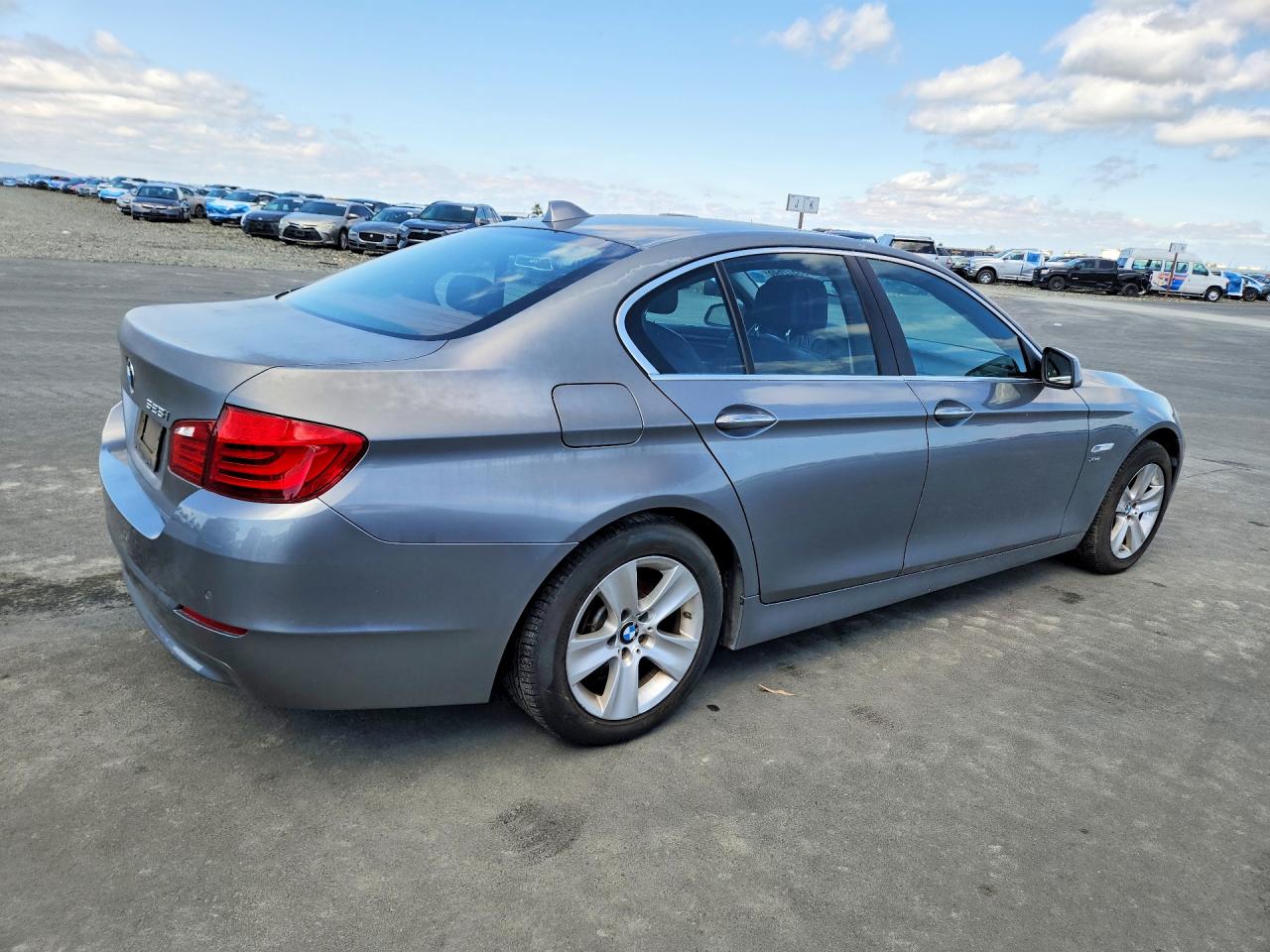 2012 Bmw 528 Xi Silver vin: WBAXH5C54CDW08156