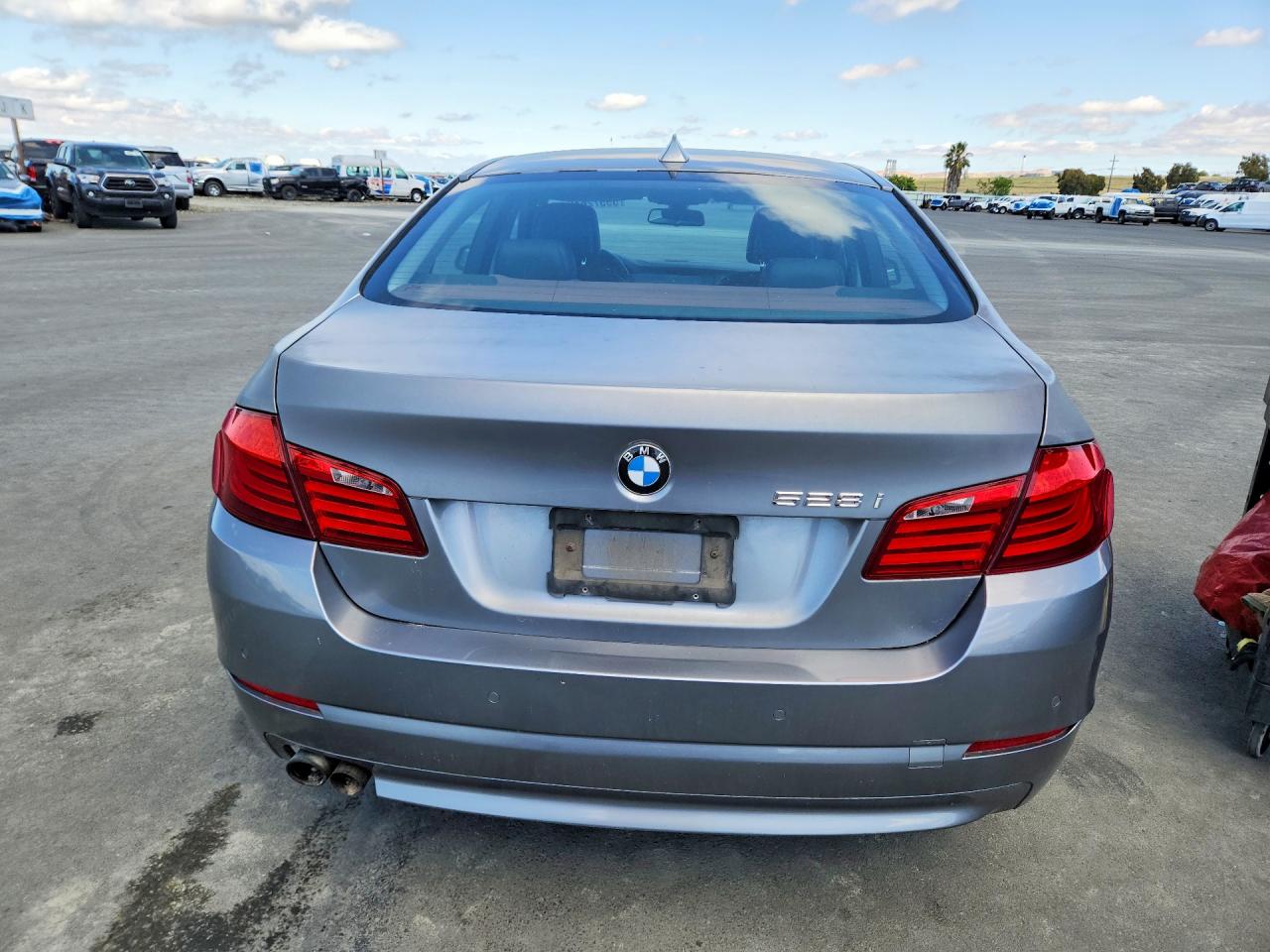 2012 Bmw 528 Xi Silver vin: WBAXH5C54CDW08156