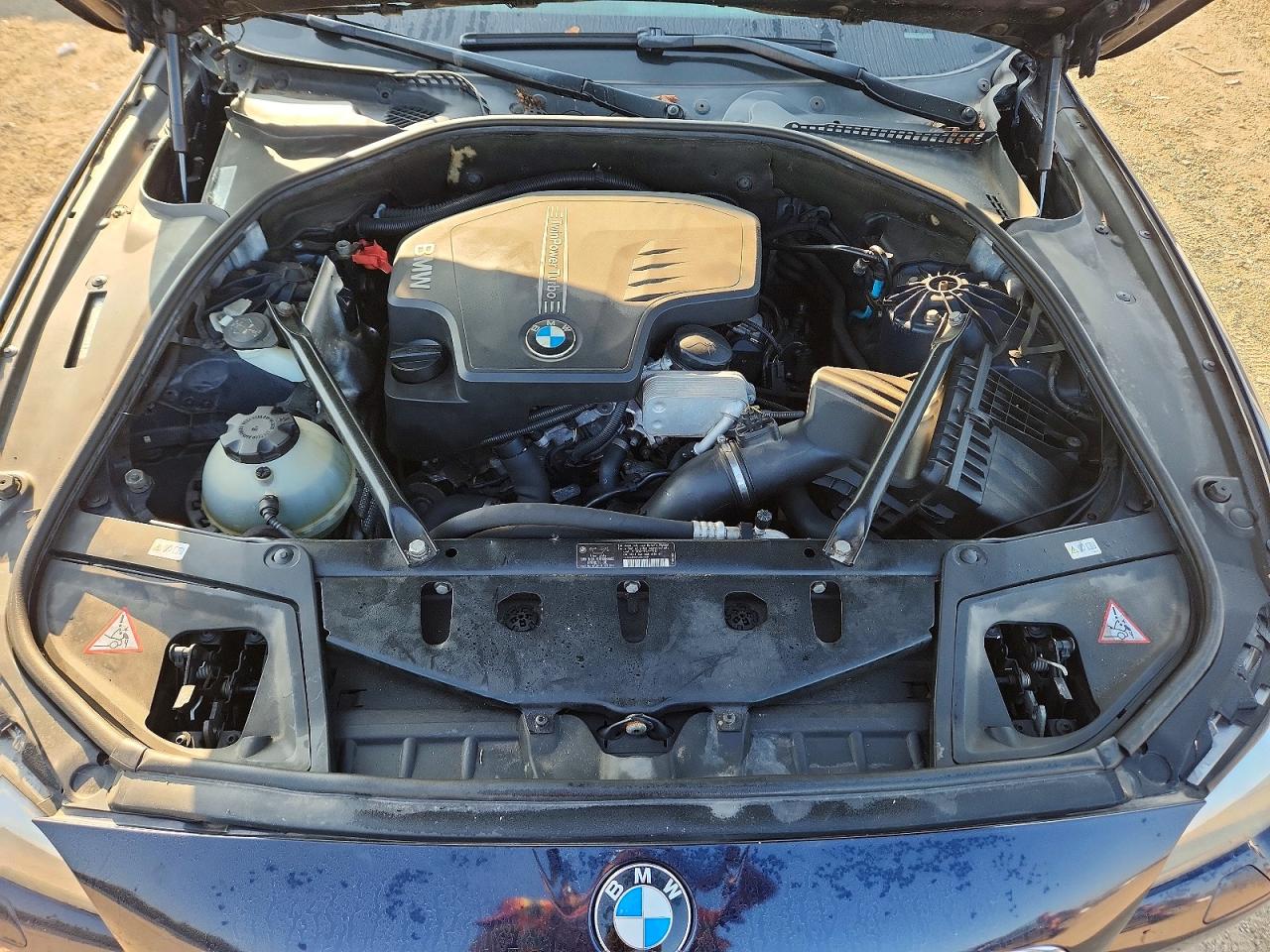 2012 Bmw 528 Xi Blue vin: WBAXH5C54CDW08318