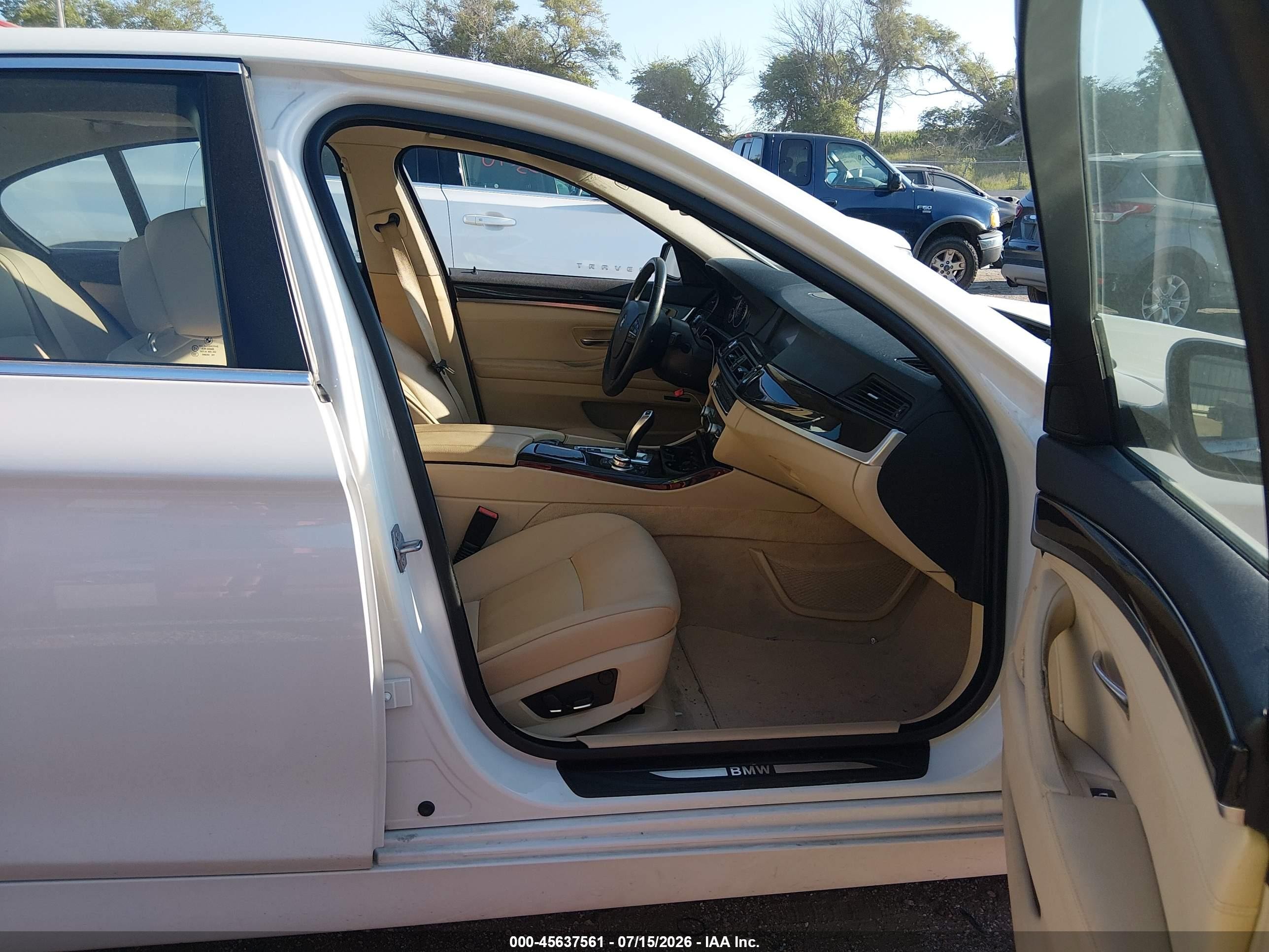 2013 Bmw 528i Xdrive White vin: WBAXH5C55DD107259