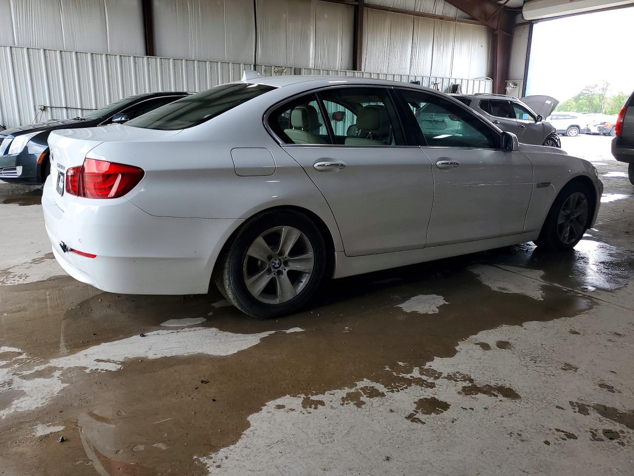 2013 Bmw 528 Xi White vin: WBAXH5C55DD112235