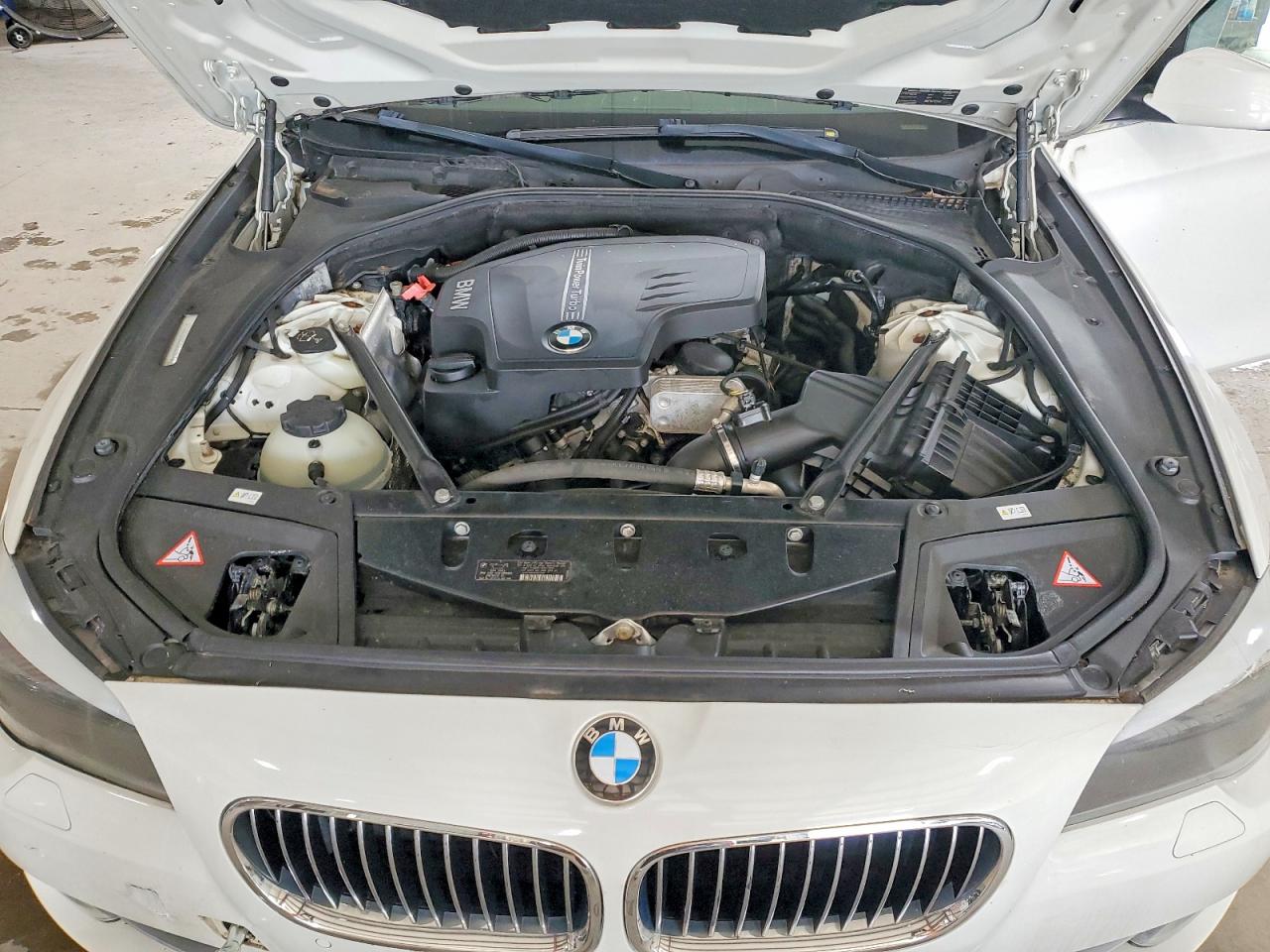 2013 Bmw 528 Xi White vin: WBAXH5C55DD112235