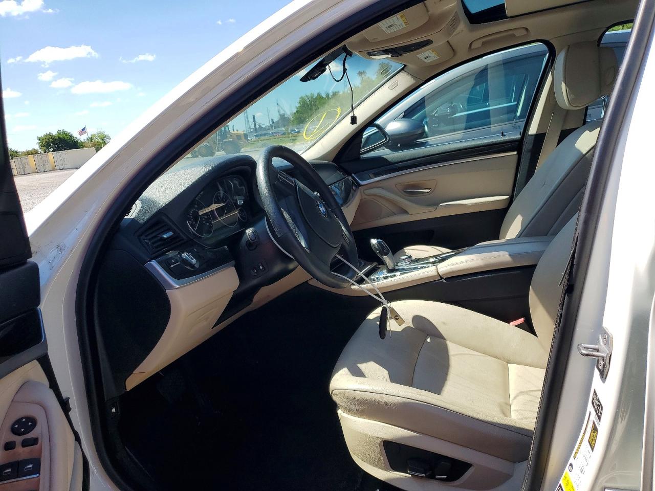 2013 Bmw 528 Xi White vin: WBAXH5C55DD112235