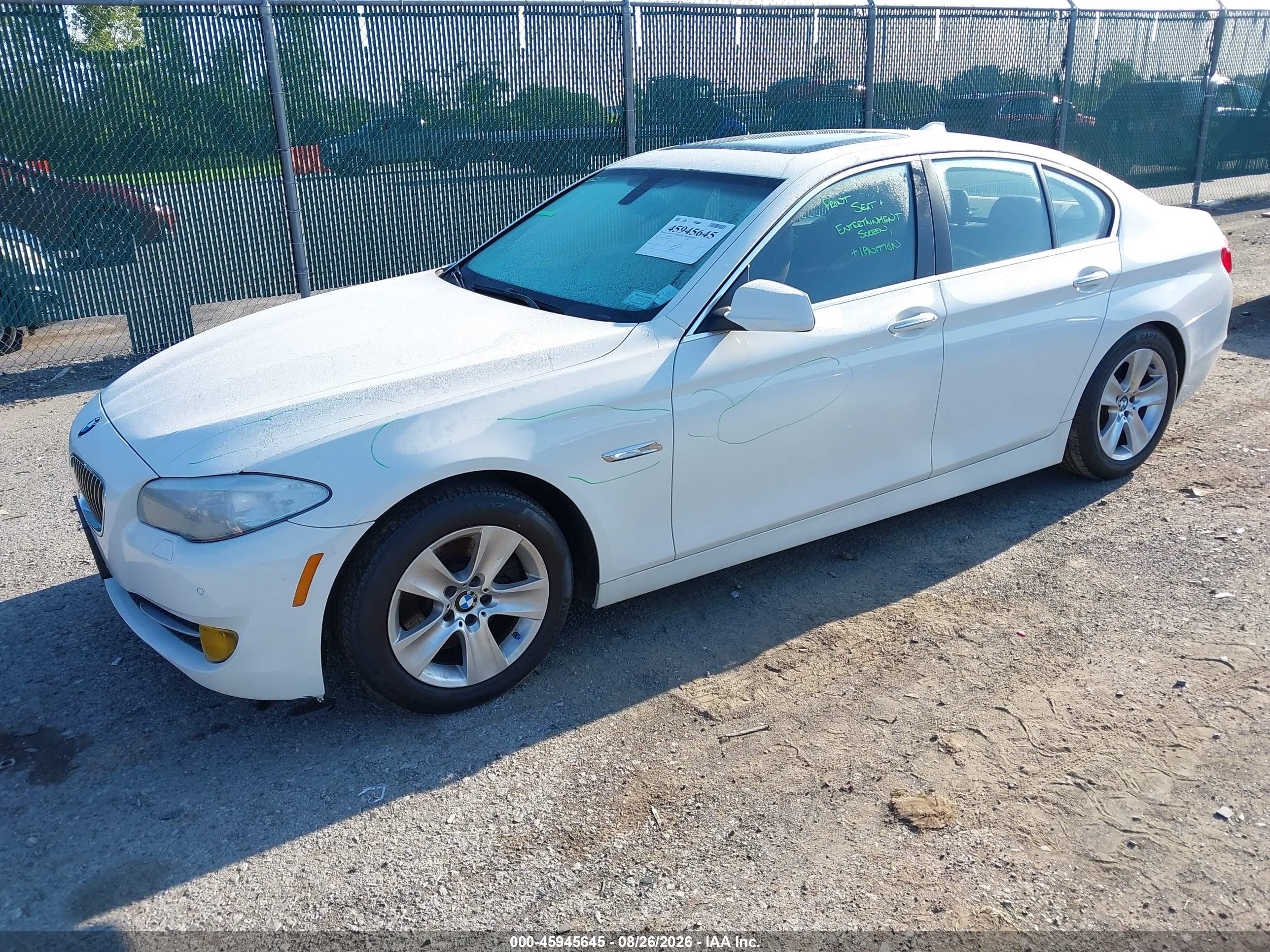 2013 Bmw 528i Xdrive White vin: WBAXH5C55DD113045