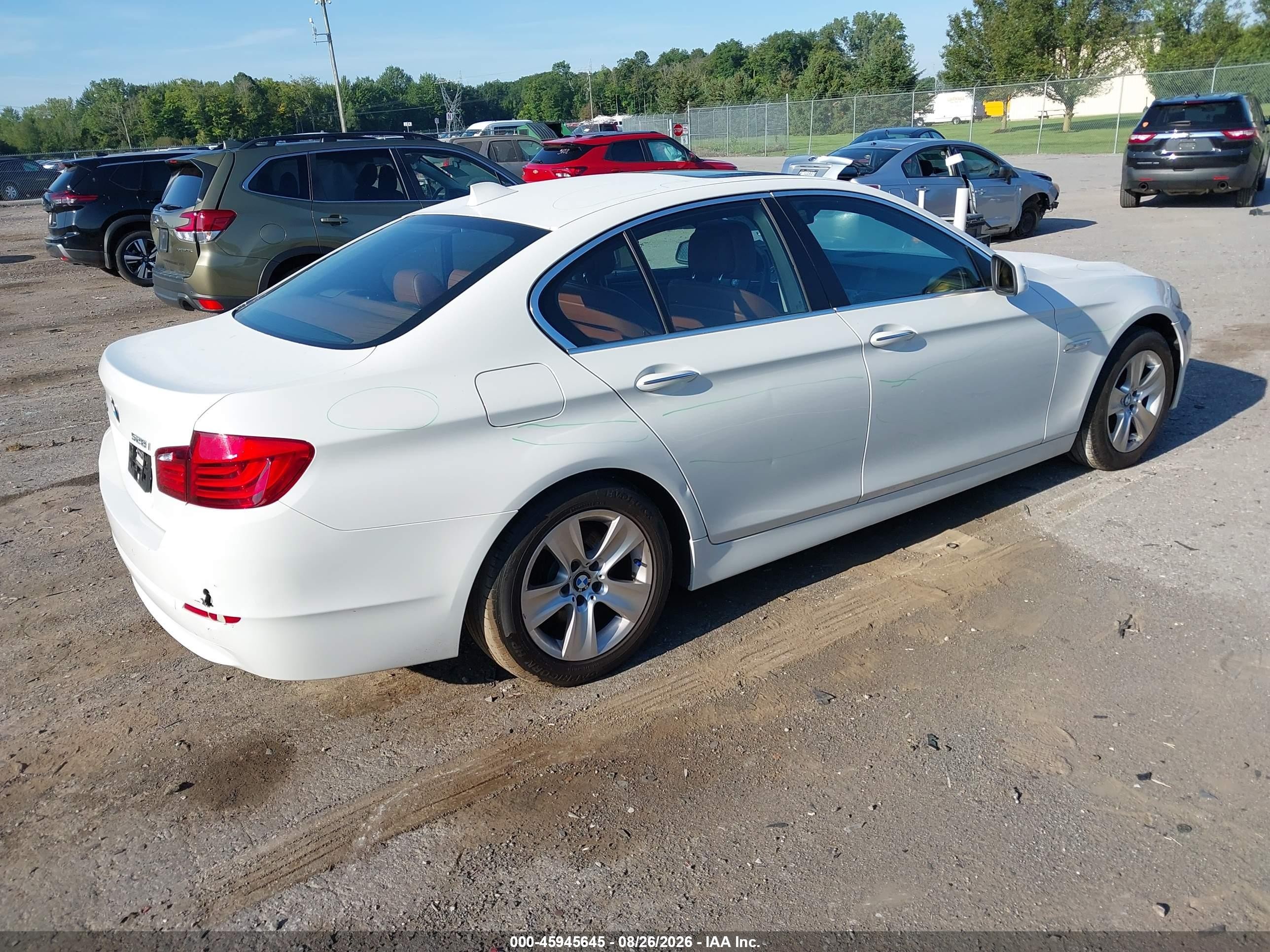 2013 Bmw 528i Xdrive White vin: WBAXH5C55DD113045