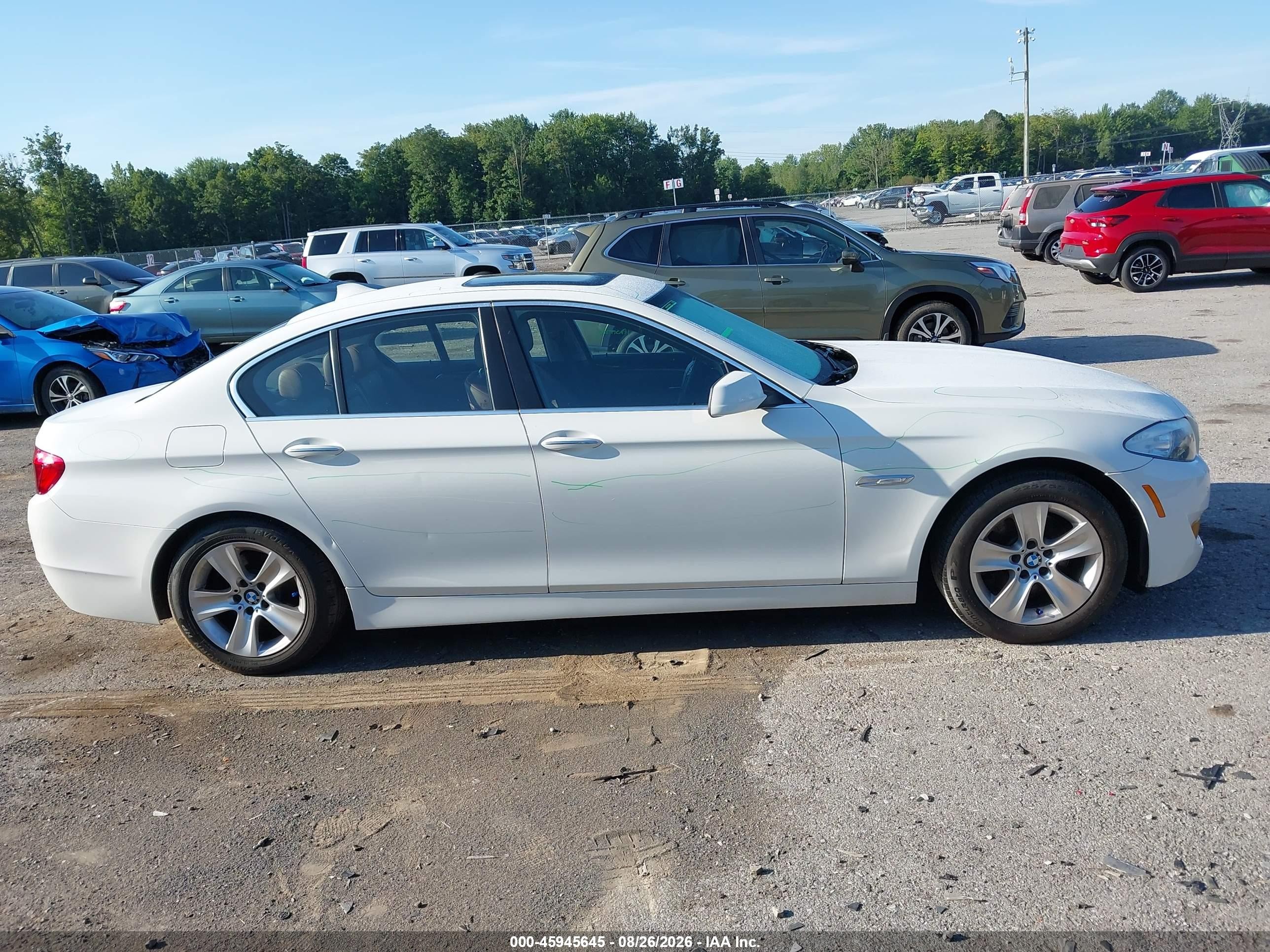 2013 Bmw 528i Xdrive White vin: WBAXH5C55DD113045