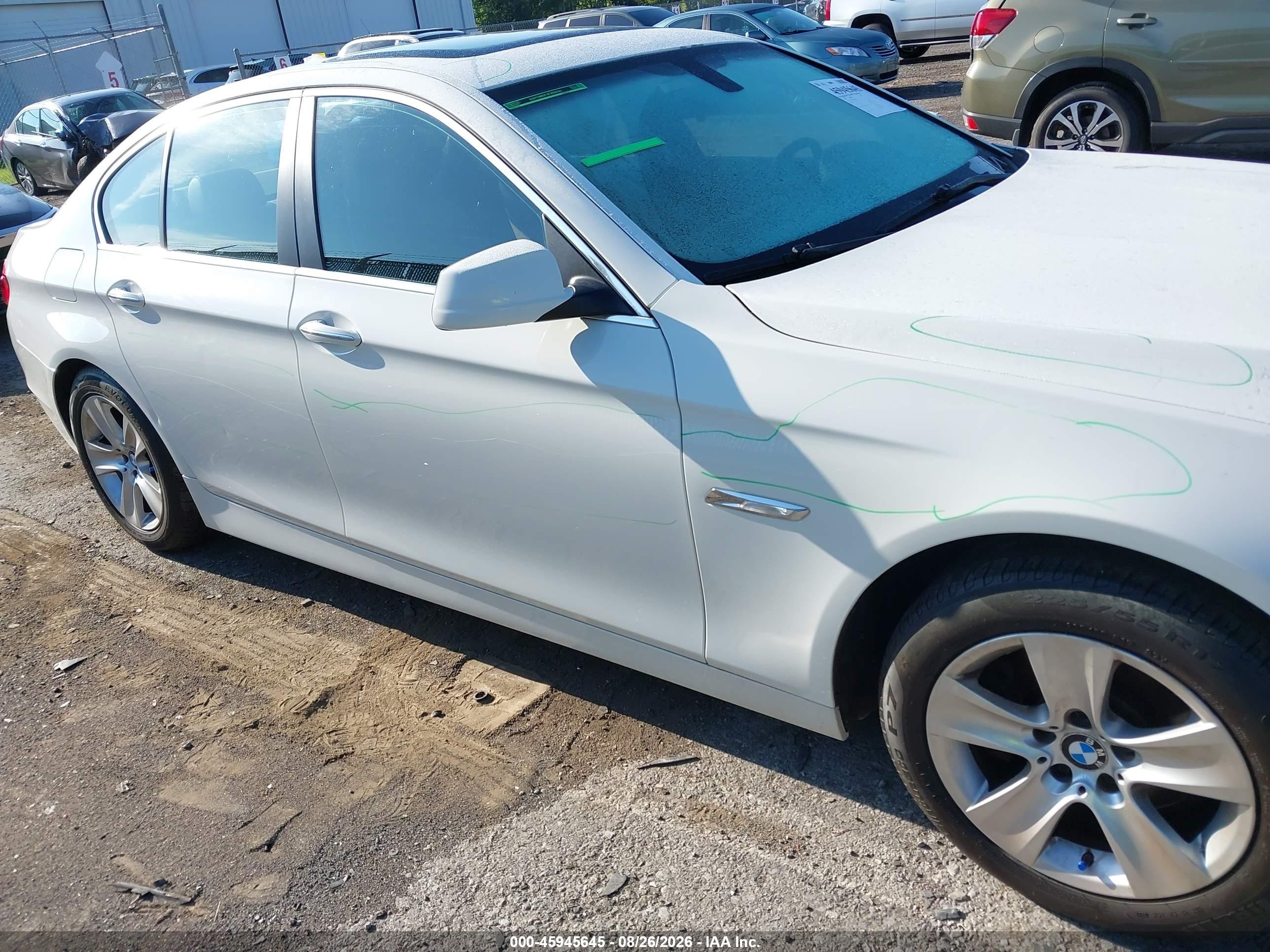 2013 Bmw 528i Xdrive White vin: WBAXH5C55DD113045