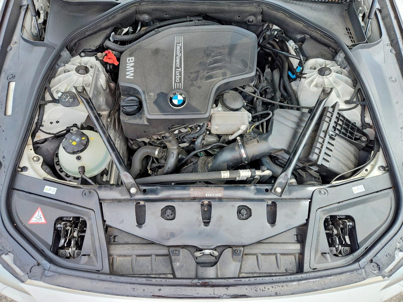 2012 Bmw 528 Xi White vin: WBAXH5C56CDW10457
