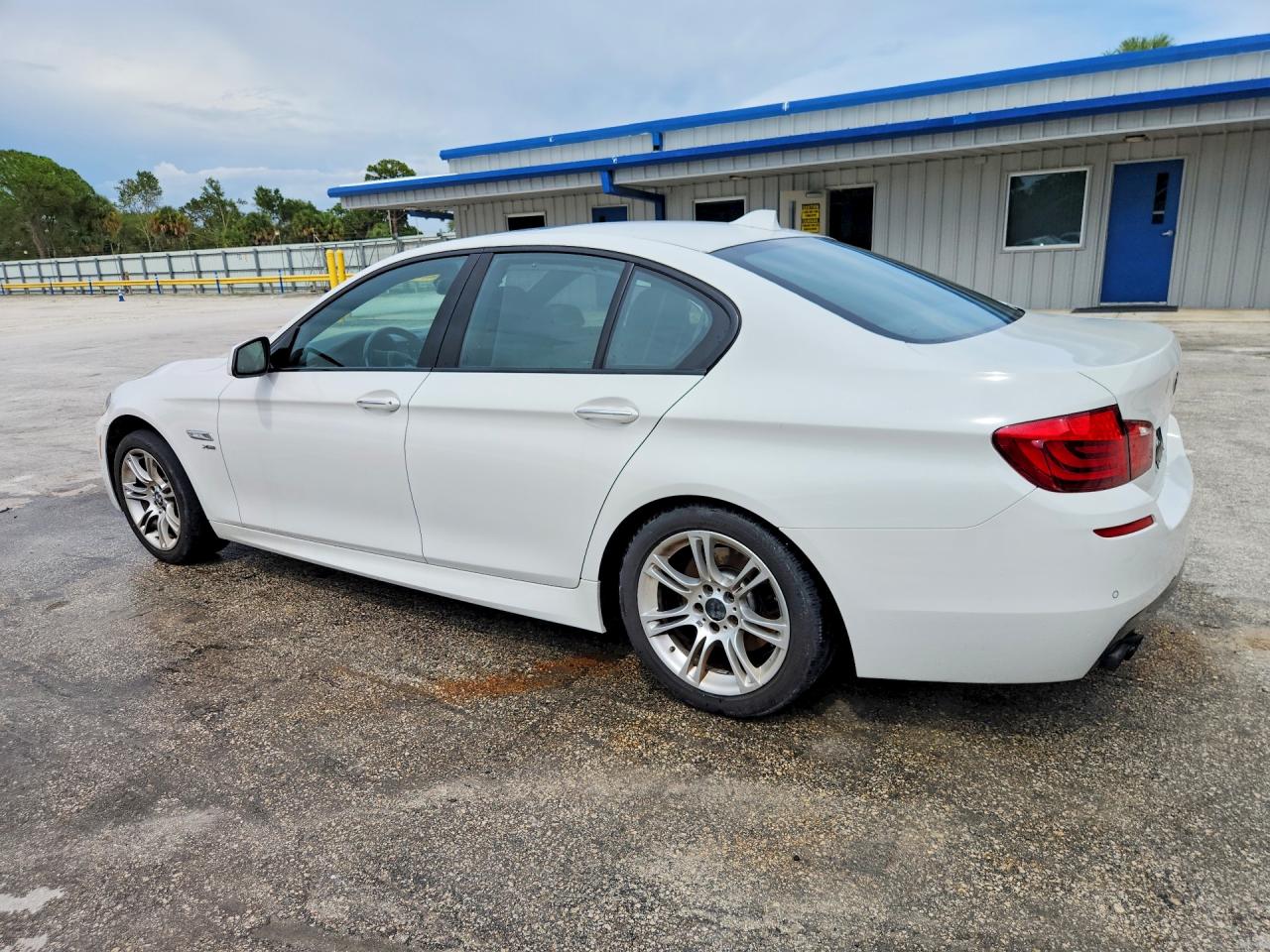 2012 Bmw 528 Xi White vin: WBAXH5C56CDW10457