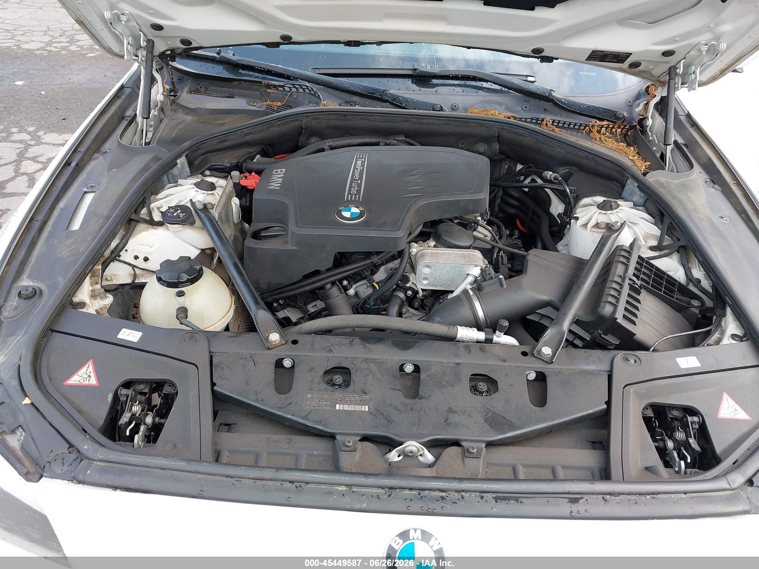 2013 Bmw 528i Xdrive Белый vin: WBAXH5C56DD107299