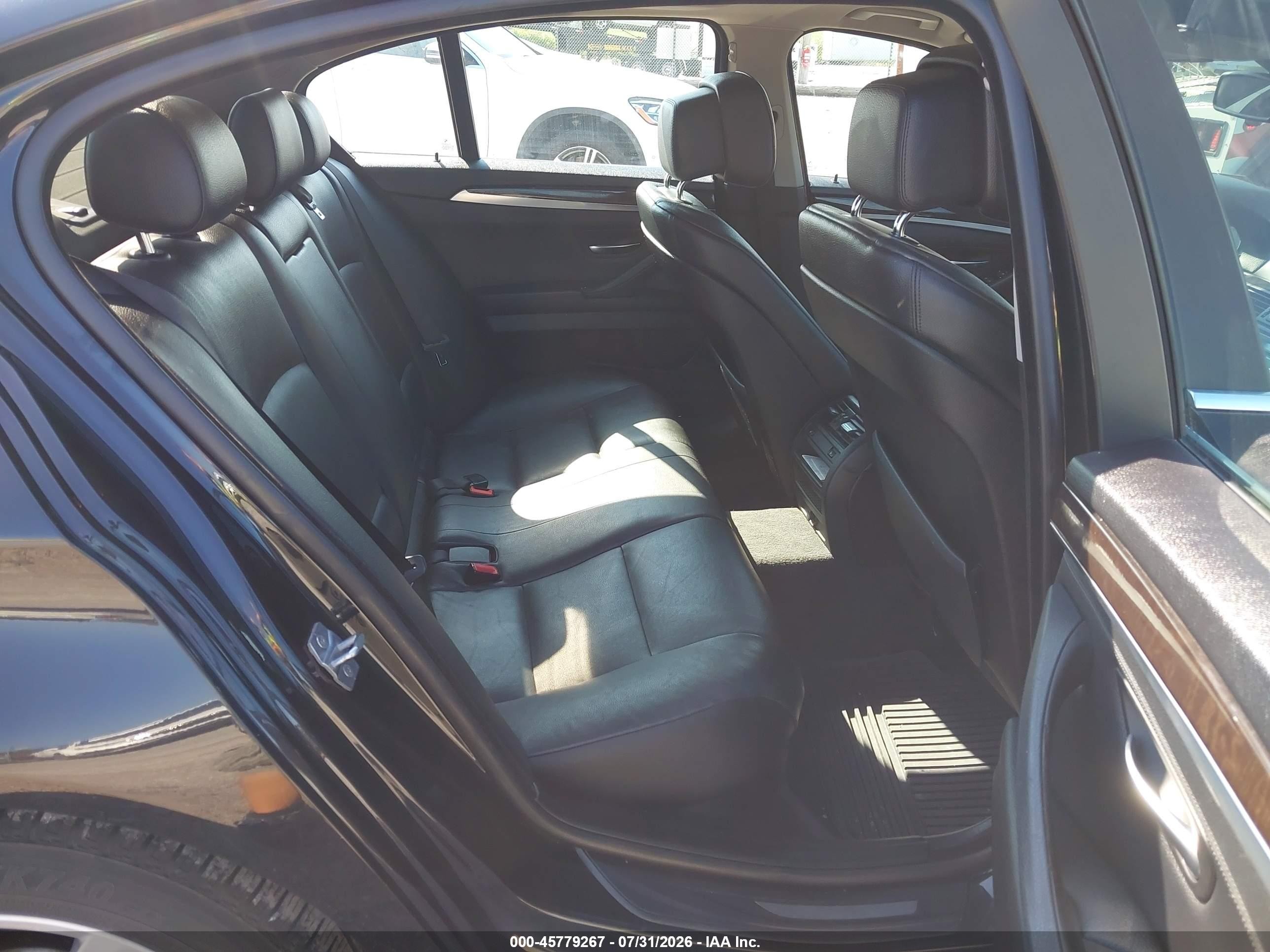 2013 Bmw 528i Xdrive Черный vin: WBAXH5C56DD113474