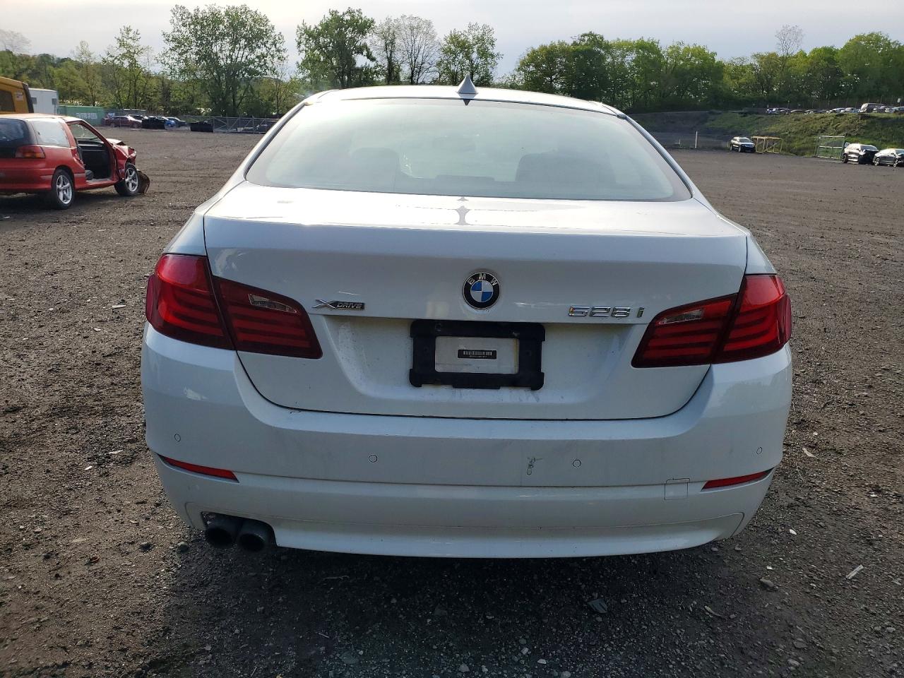 2013 Bmw 528 Xi White vin: WBAXH5C56DD114317