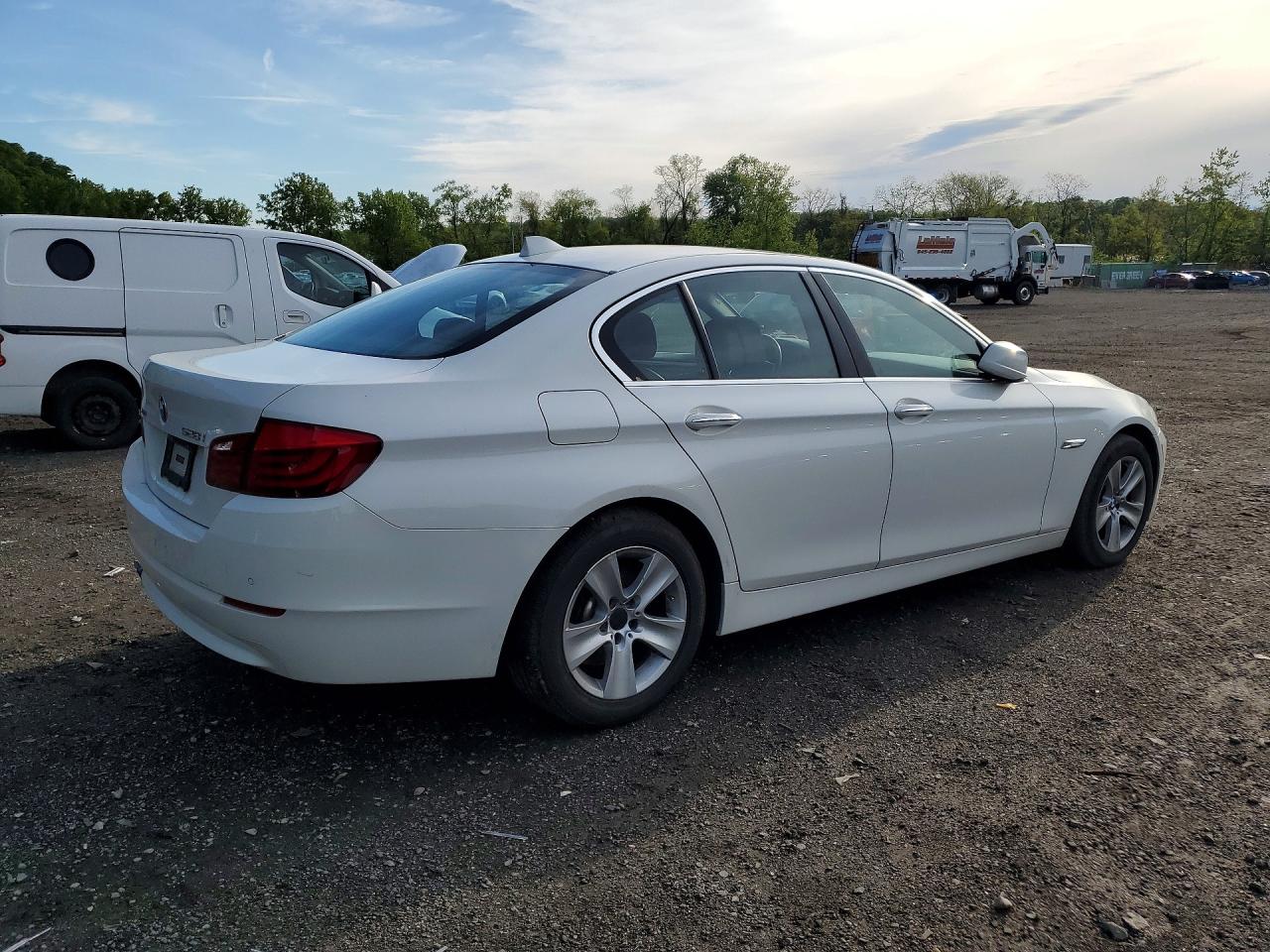 2013 Bmw 528 Xi White vin: WBAXH5C56DD114317