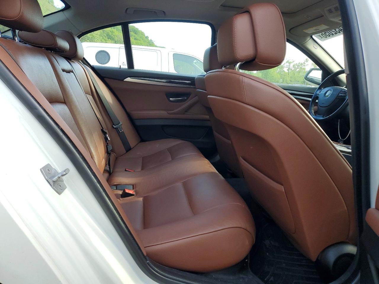 2013 Bmw 528 Xi White vin: WBAXH5C56DD114317
