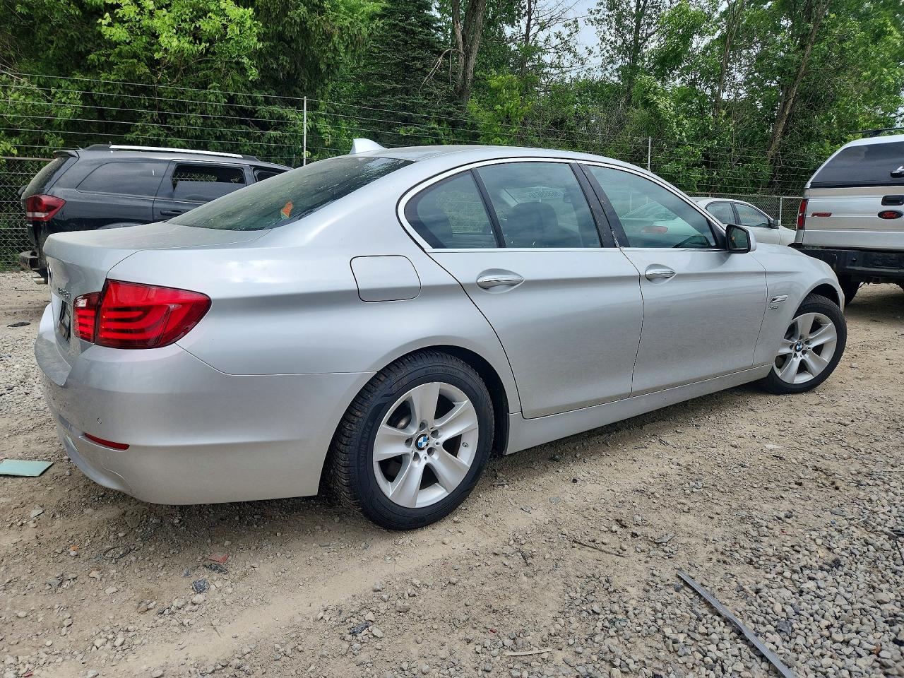 2012 Bmw 528 Xi Silver vin: WBAXH5C57CDW07339