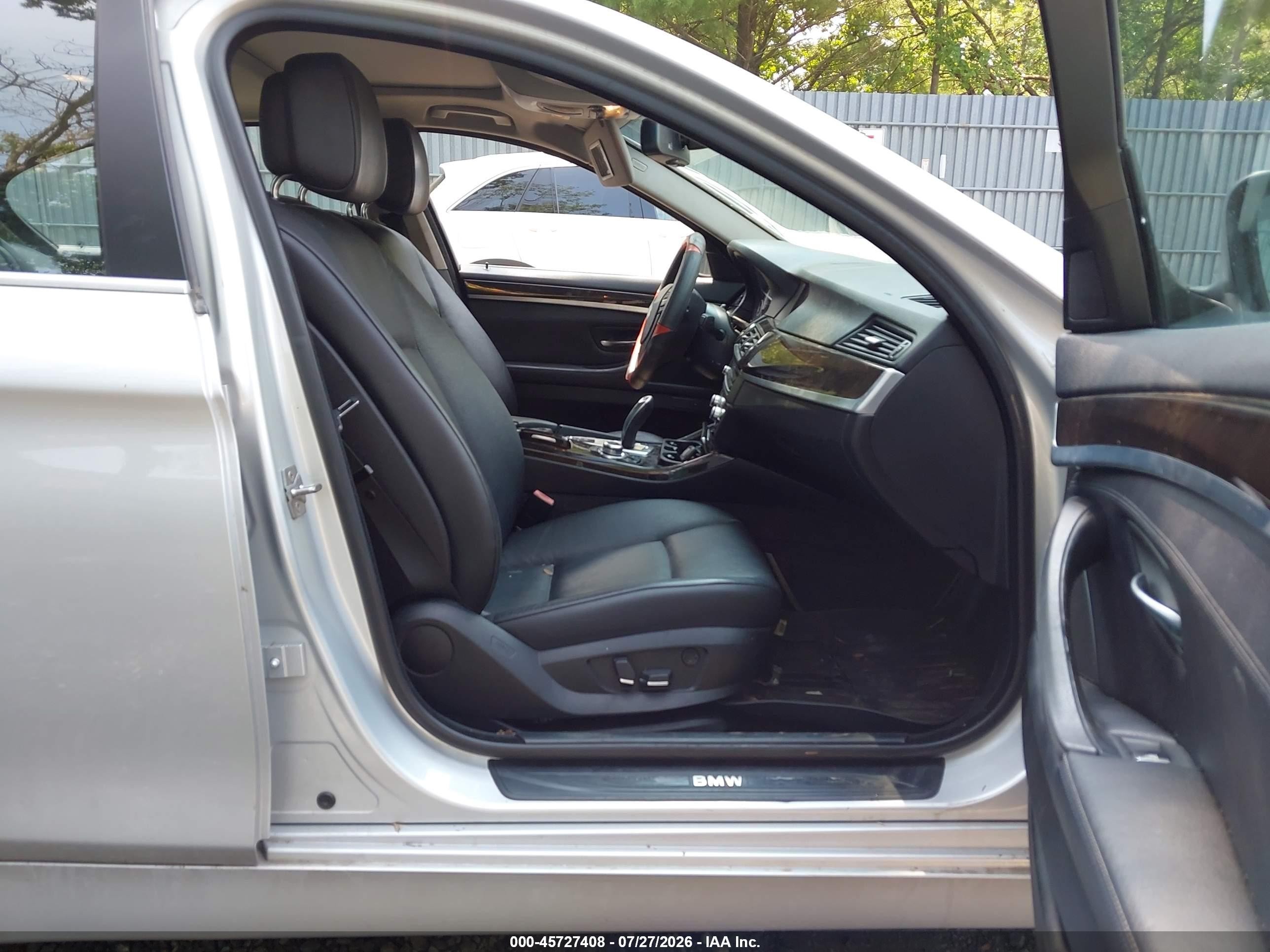 2012 Bmw 528i Xdrive Silver vin: WBAXH5C57CDW07986