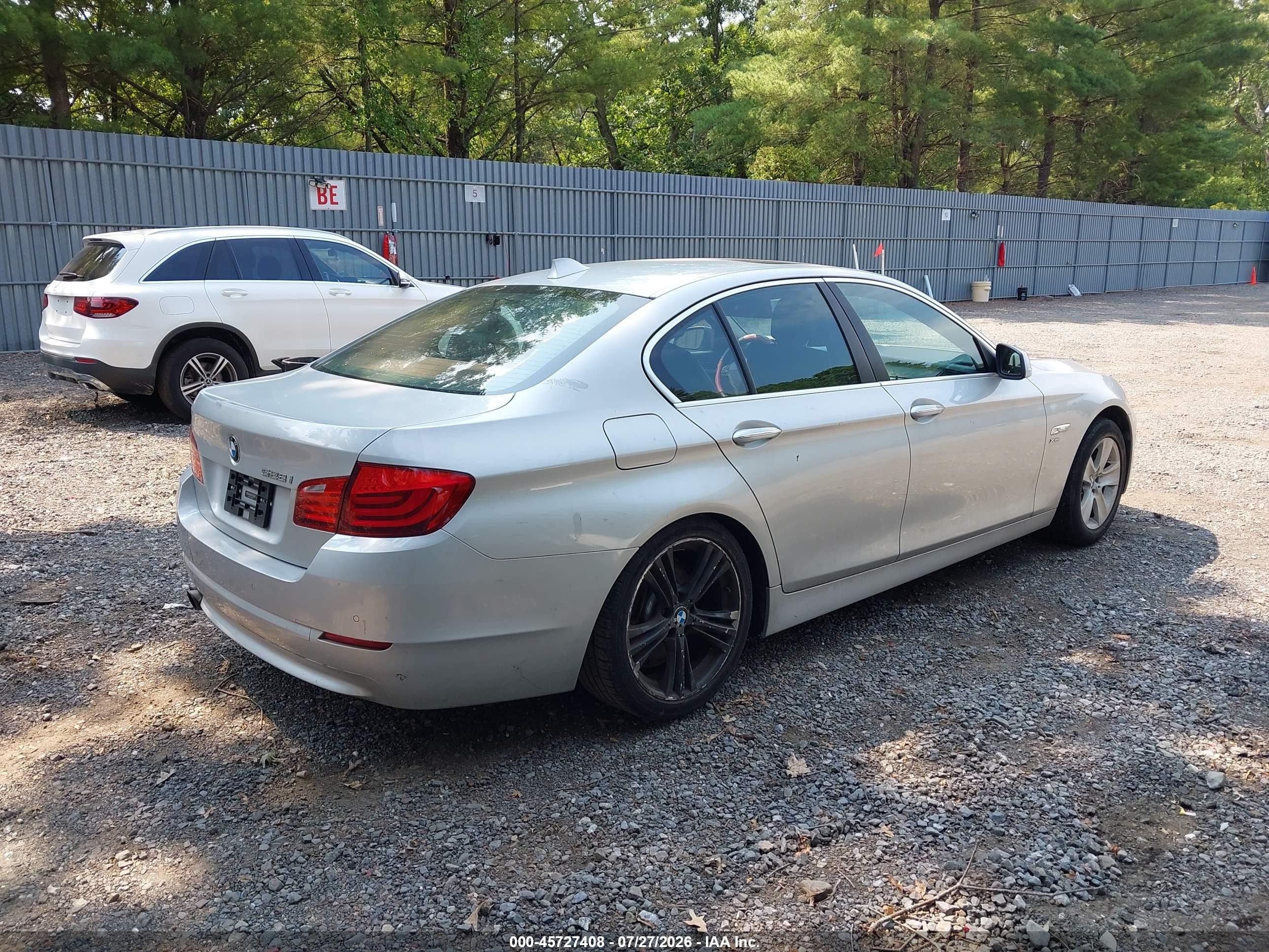 2012 Bmw 528i Xdrive Silver vin: WBAXH5C57CDW07986