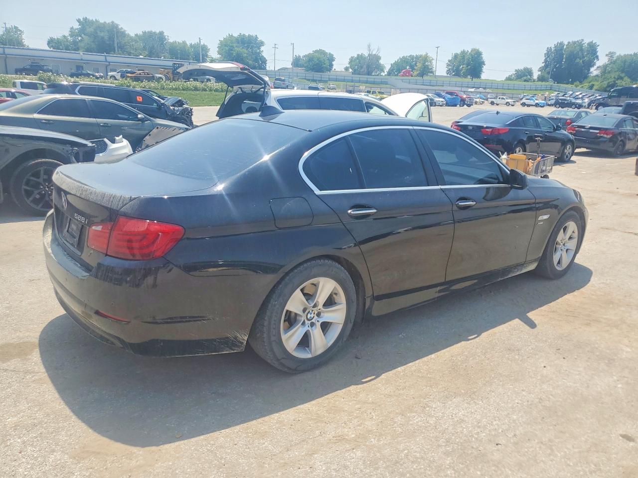 2012 Bmw 528 Xi Black vin: WBAXH5C57CDW09608