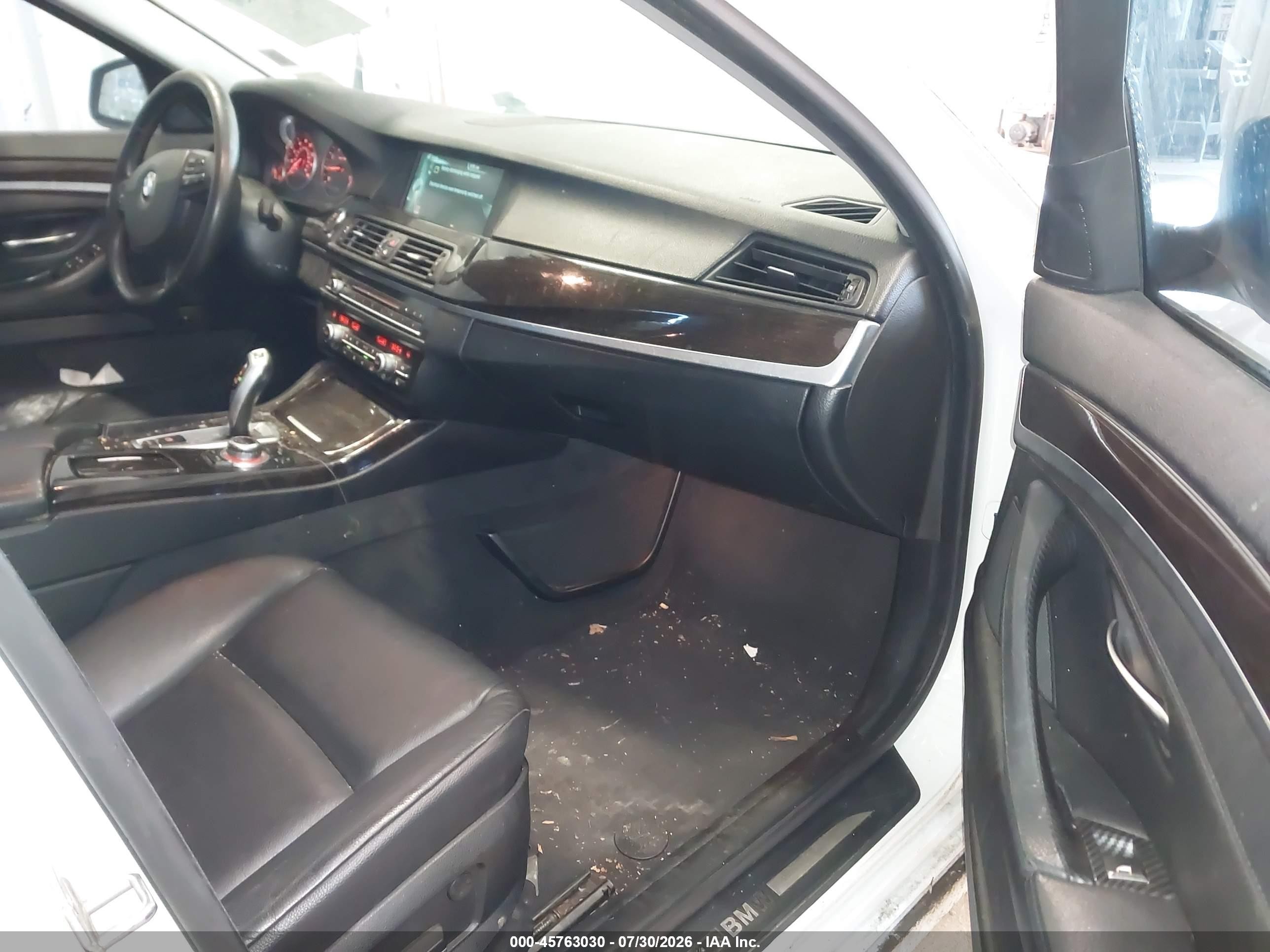 2013 Bmw 528i Xdrive White vin: WBAXH5C57DDW15085