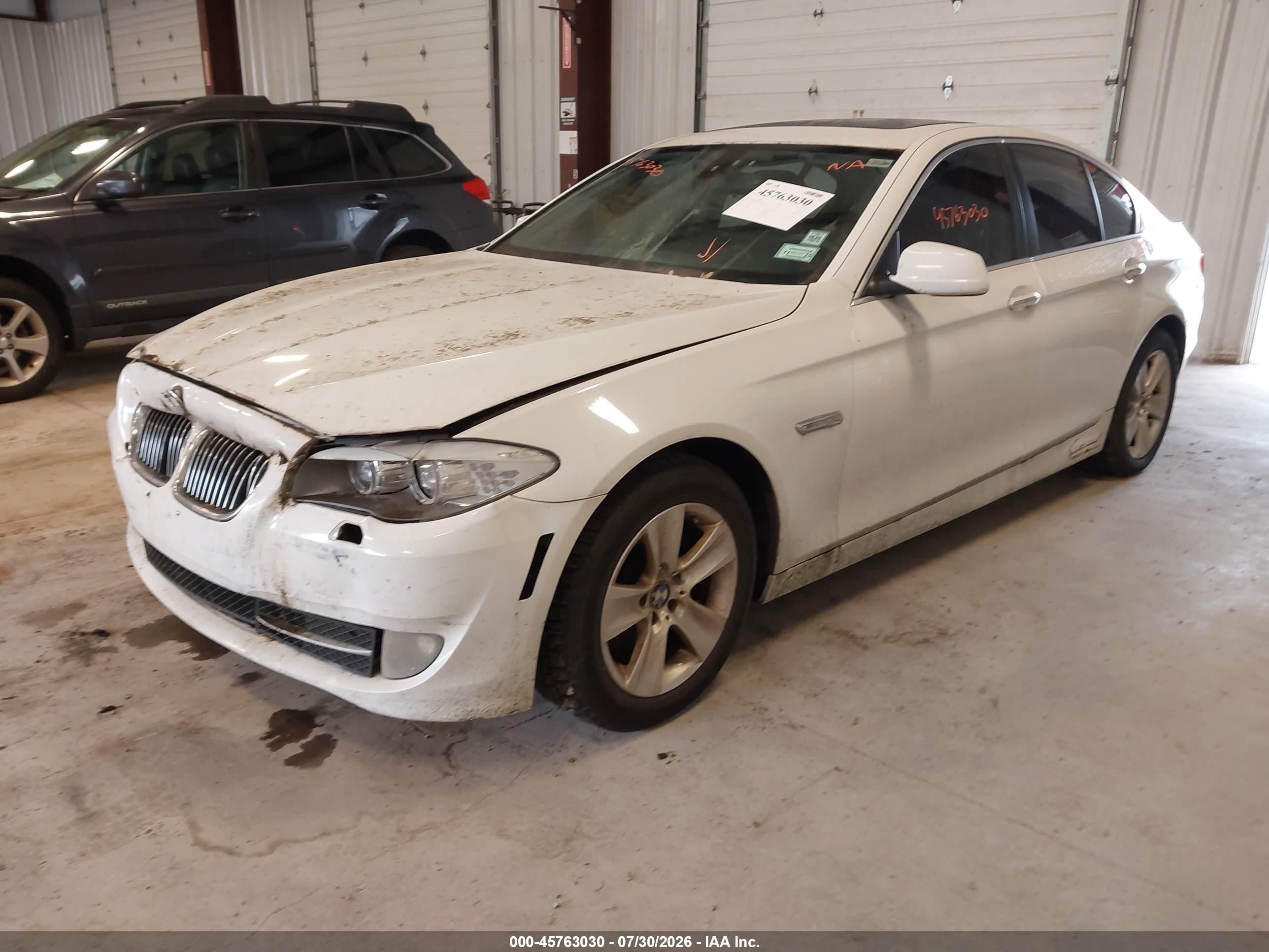 2013 Bmw 528i Xdrive White vin: WBAXH5C57DDW15085