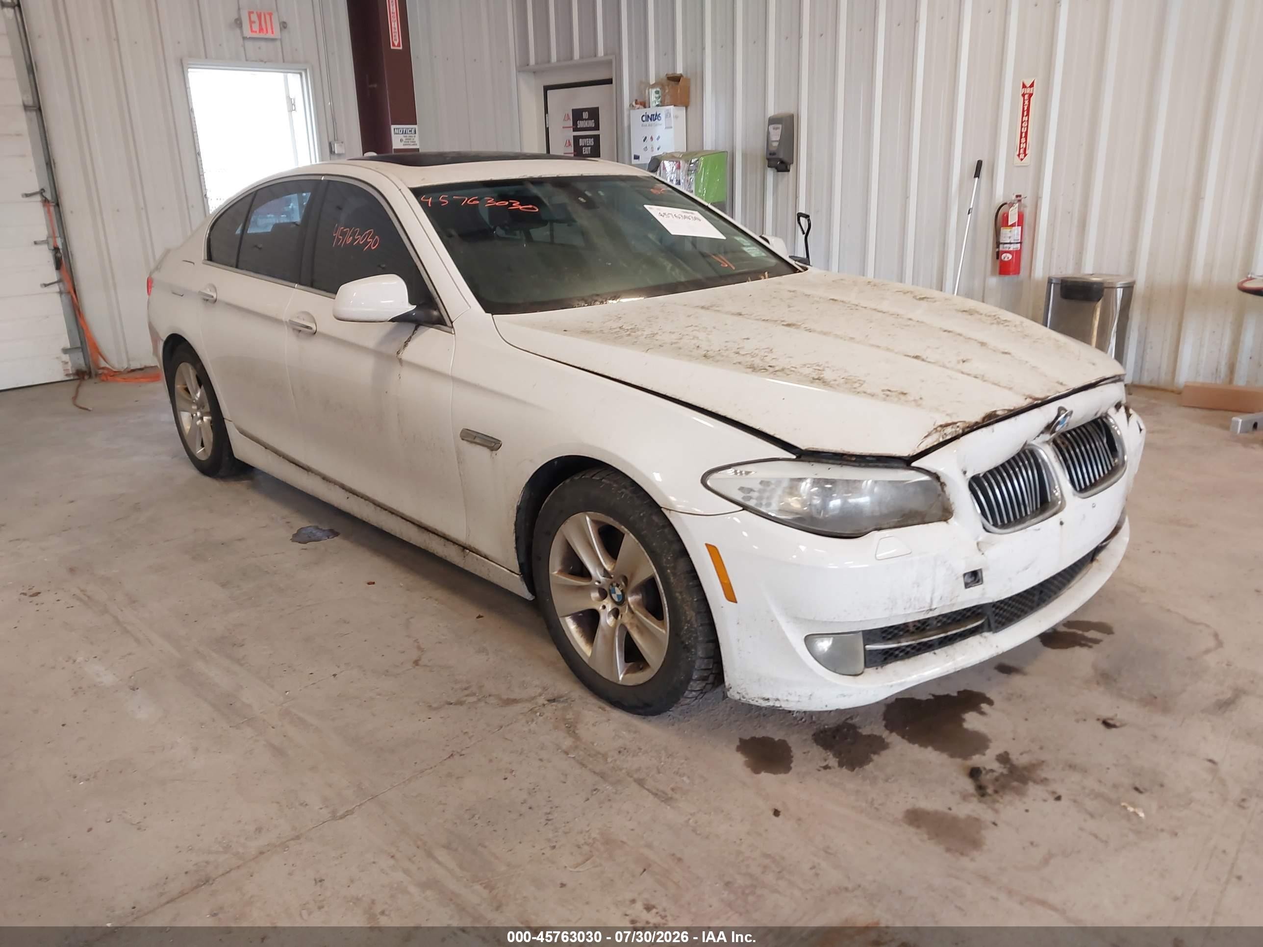 2013 Bmw 528i Xdrive White vin: WBAXH5C57DDW15085