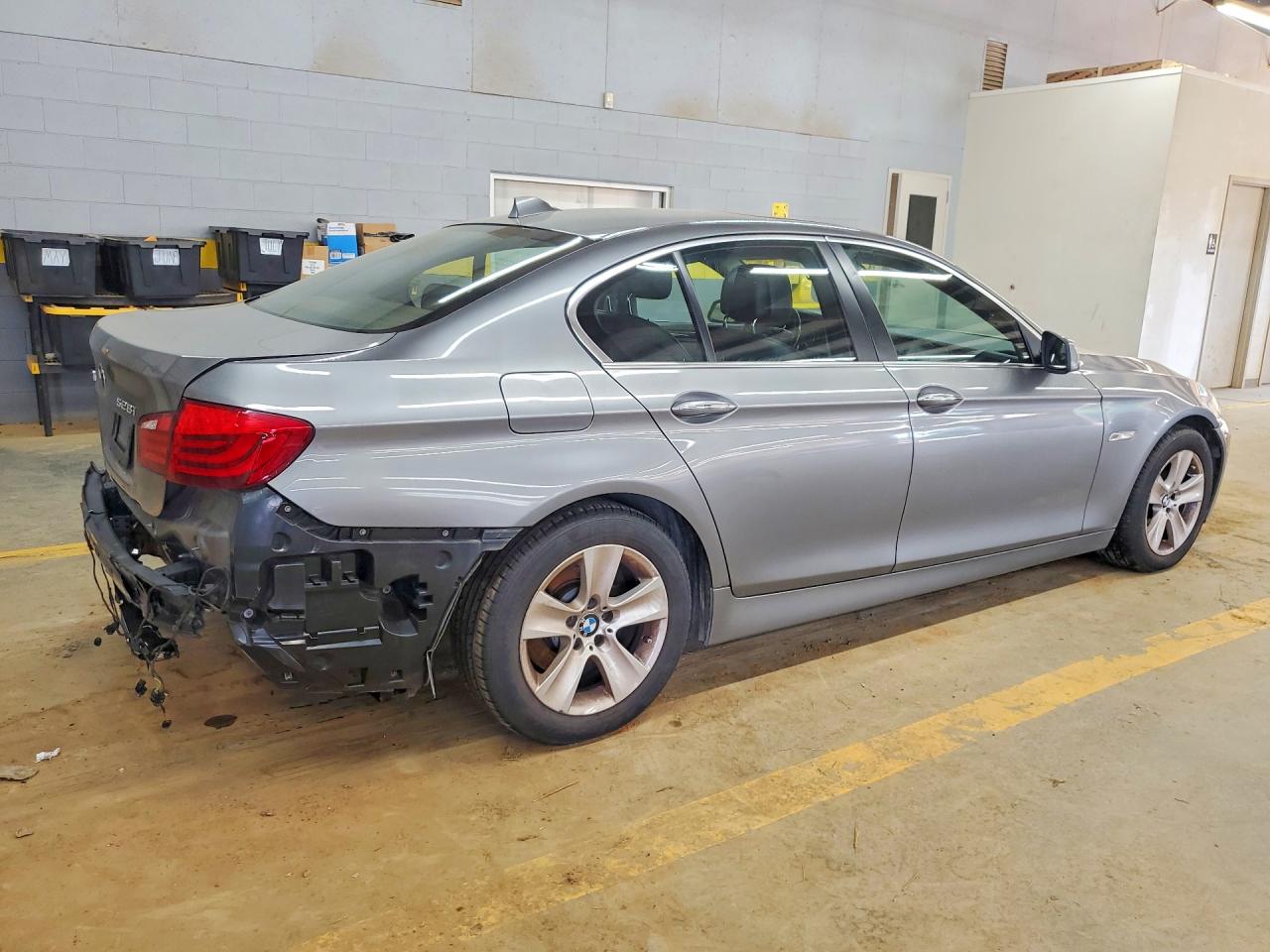 2013 Bmw 528 Xi Silver vin: WBAXH5C58DD108017