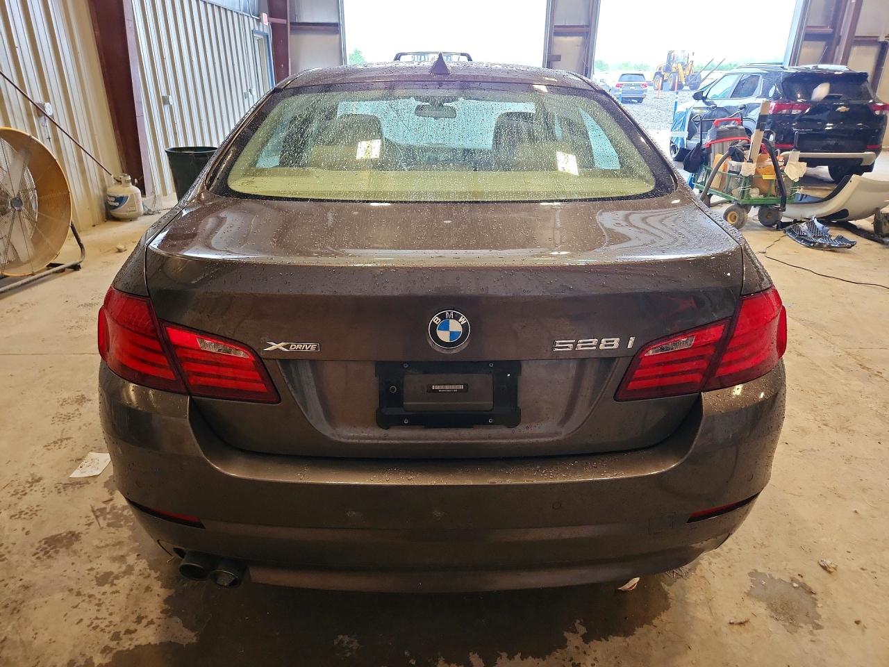 2013 Bmw 528 Xi Brown vin: WBAXH5C58DD112892
