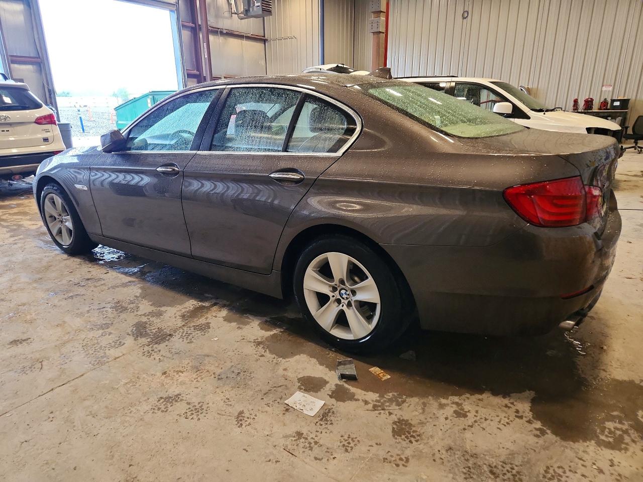 2013 Bmw 528 Xi Brown vin: WBAXH5C58DD112892