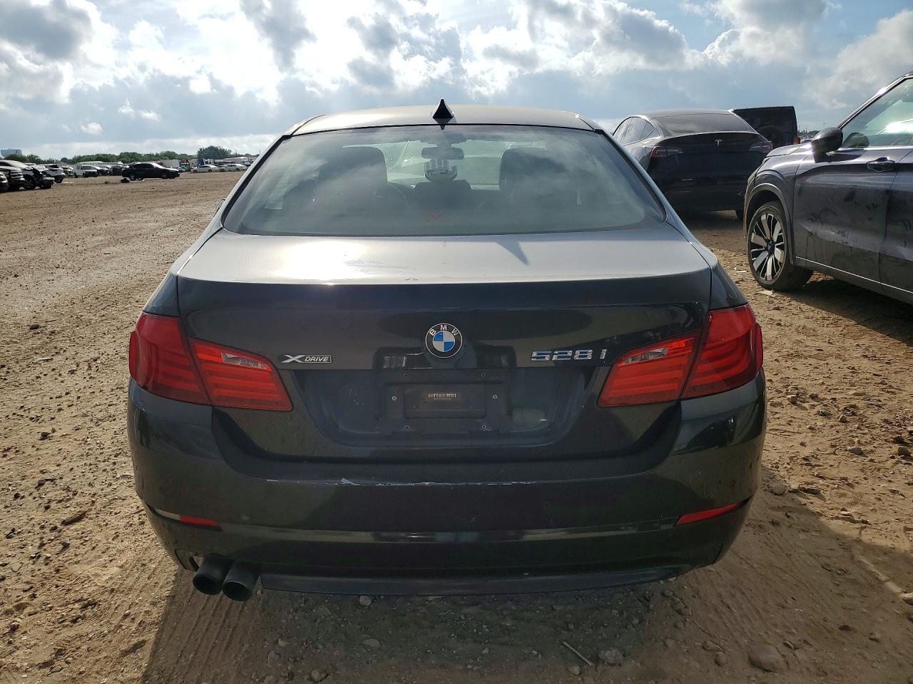 2013 Bmw 528 Xi Black vin: WBAXH5C58DDW14639